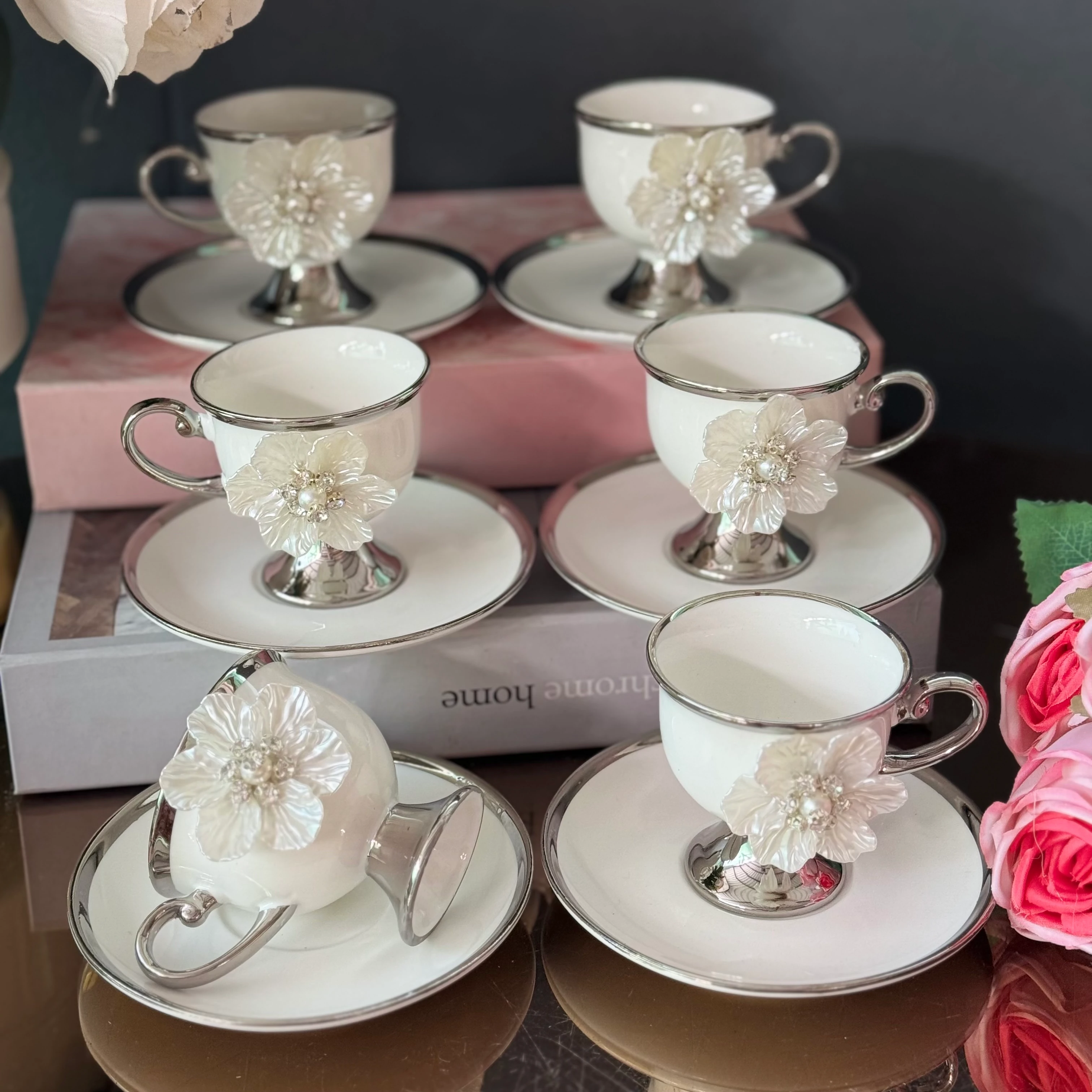 Gümüş Ayaklı Tasarım Fincan Takımı