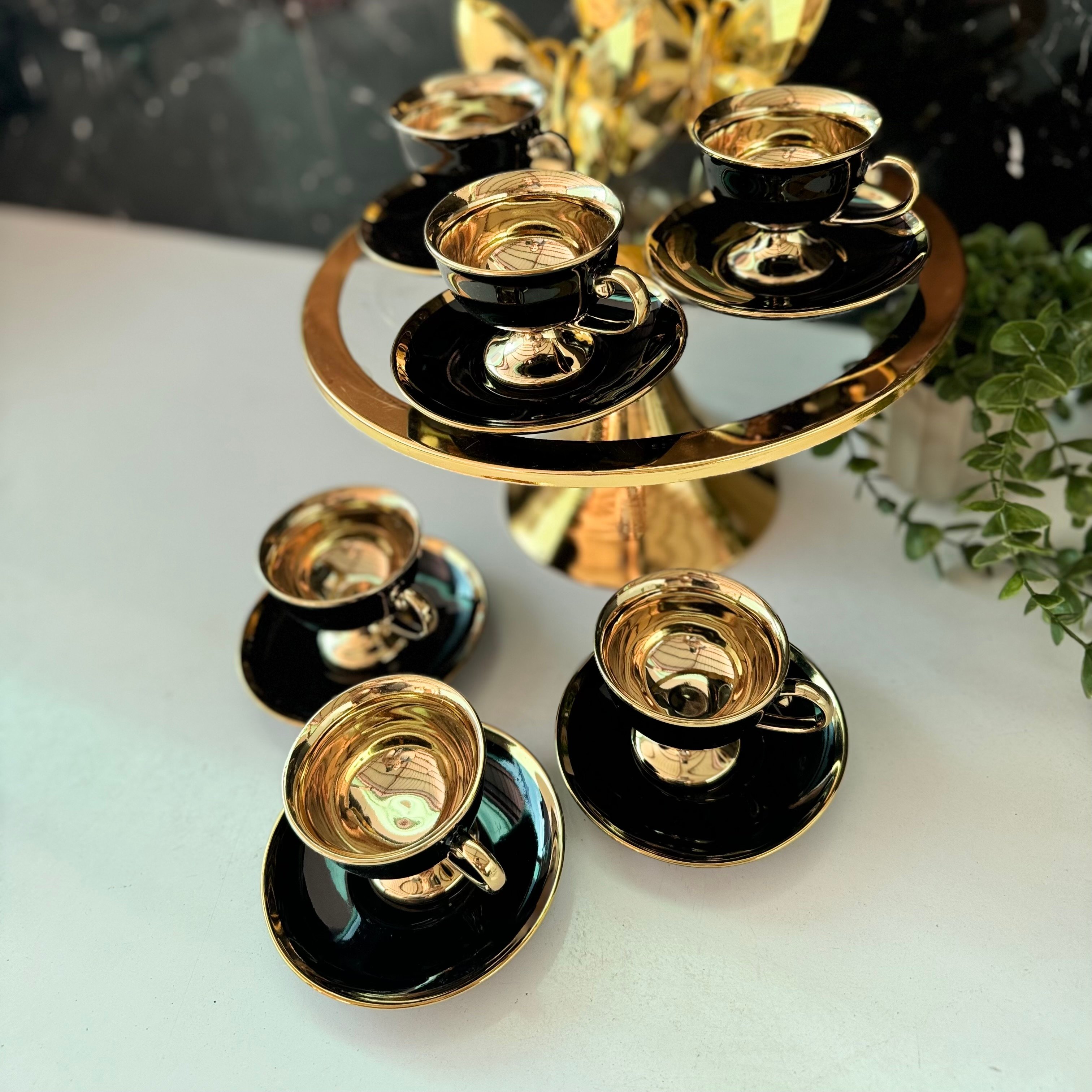 Siyah Gold Ayaklı Fincan Takımı 