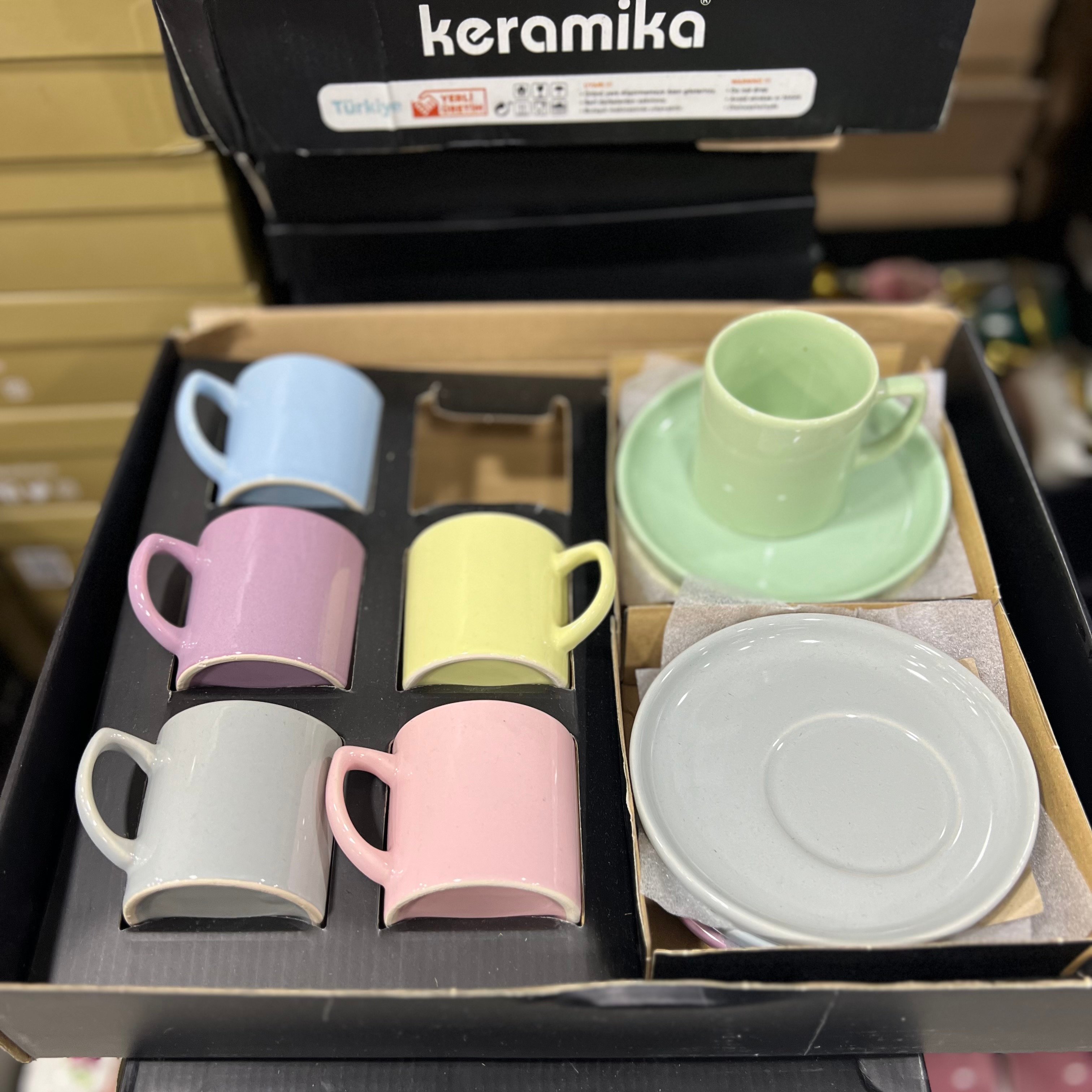 Karemika Renkli Fincan Takımı