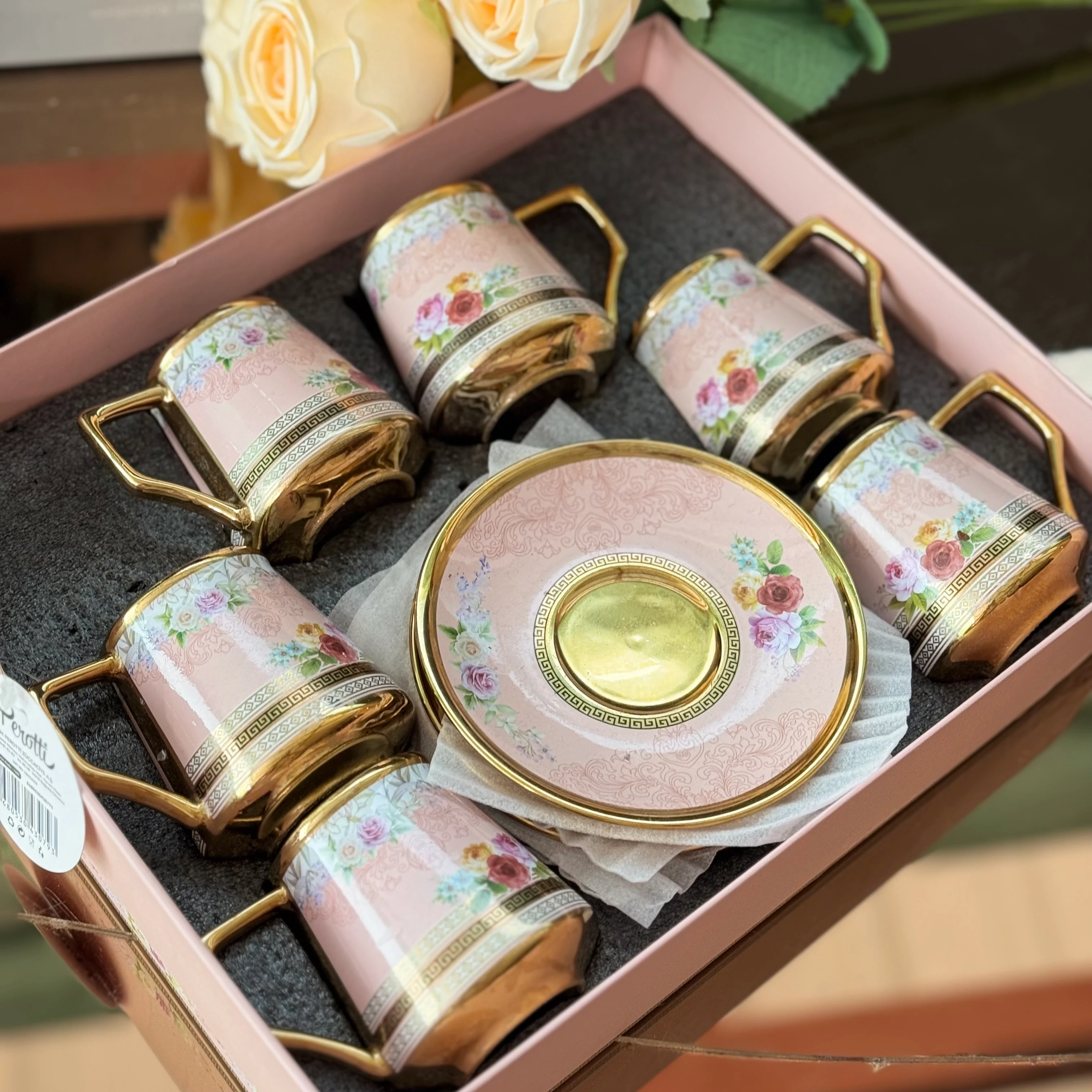 Toz Pembe Güller Fincan Takımı