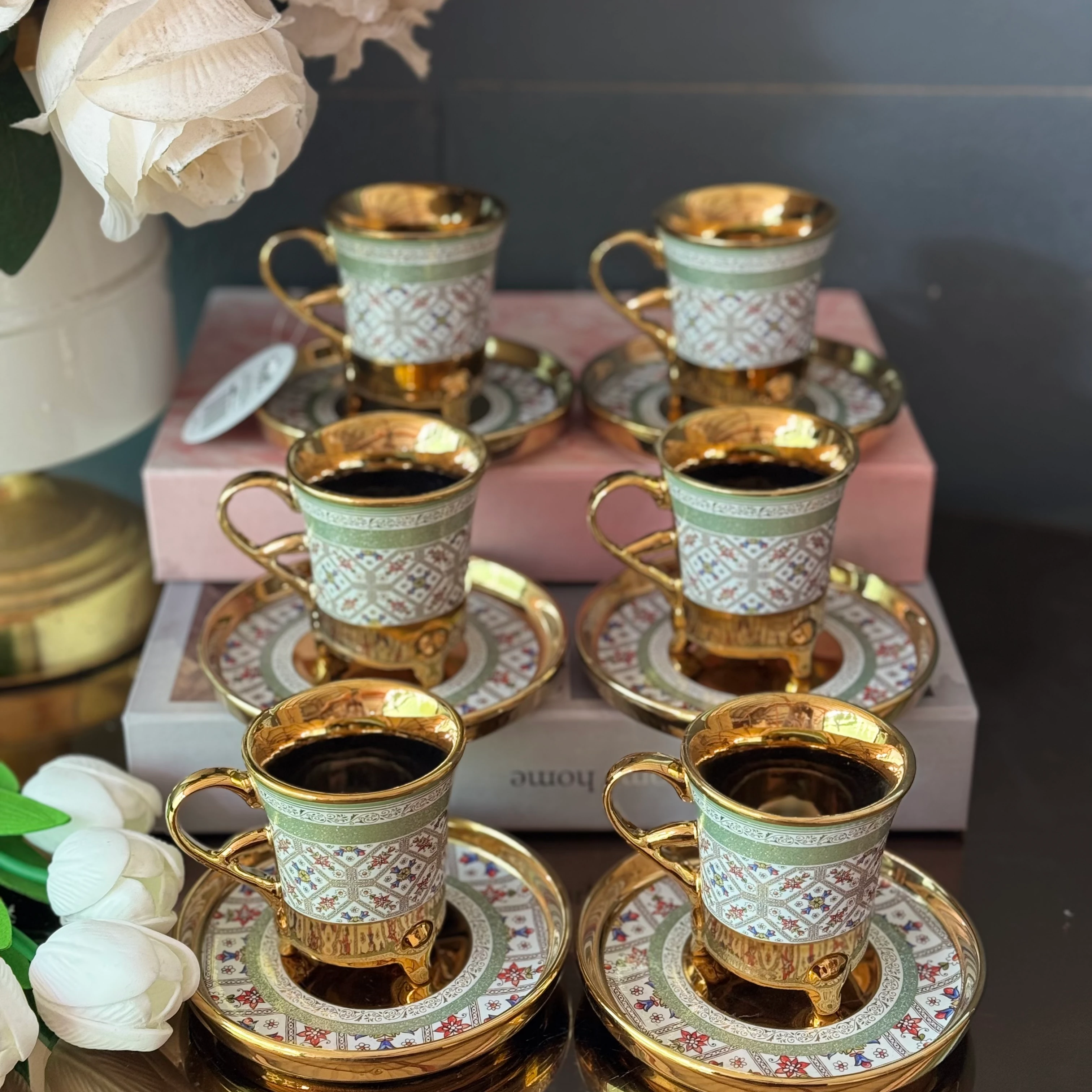 Ayaklı İçi Gold Fincan Takımj