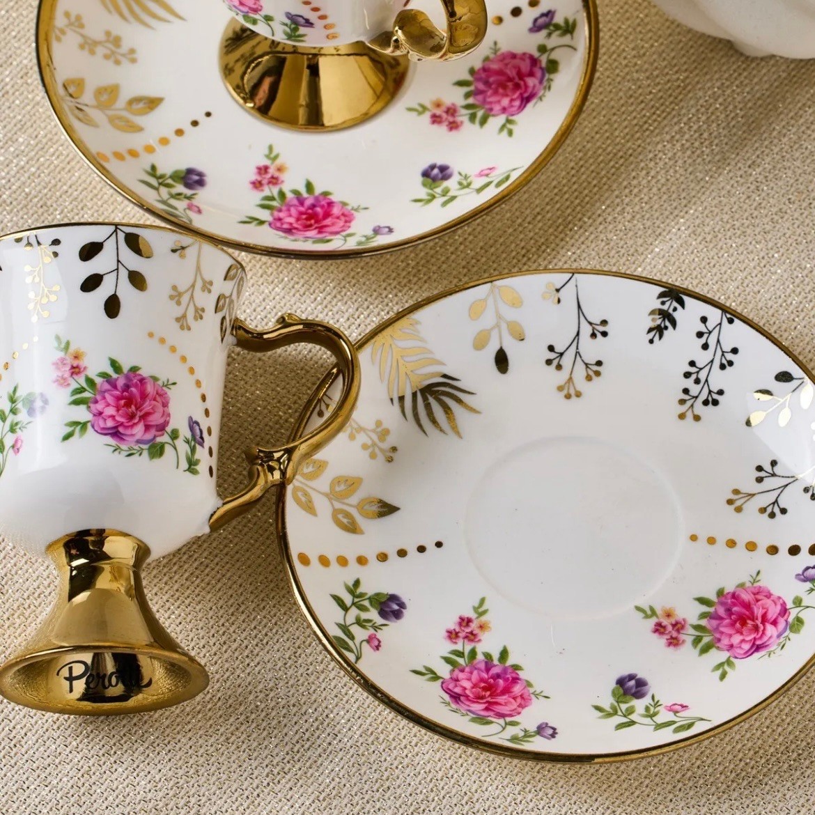 Ayaklı Gold Pembe Fincan Takımı