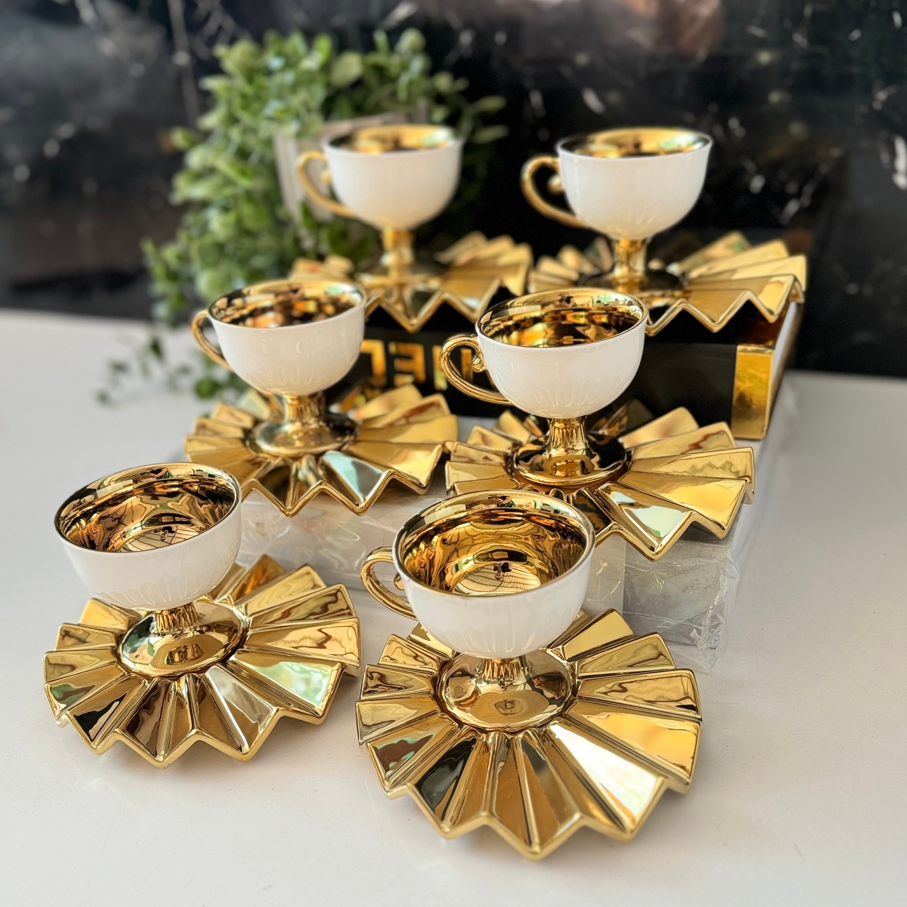Yelpaze Gold Ayaklı Fincan Takımı