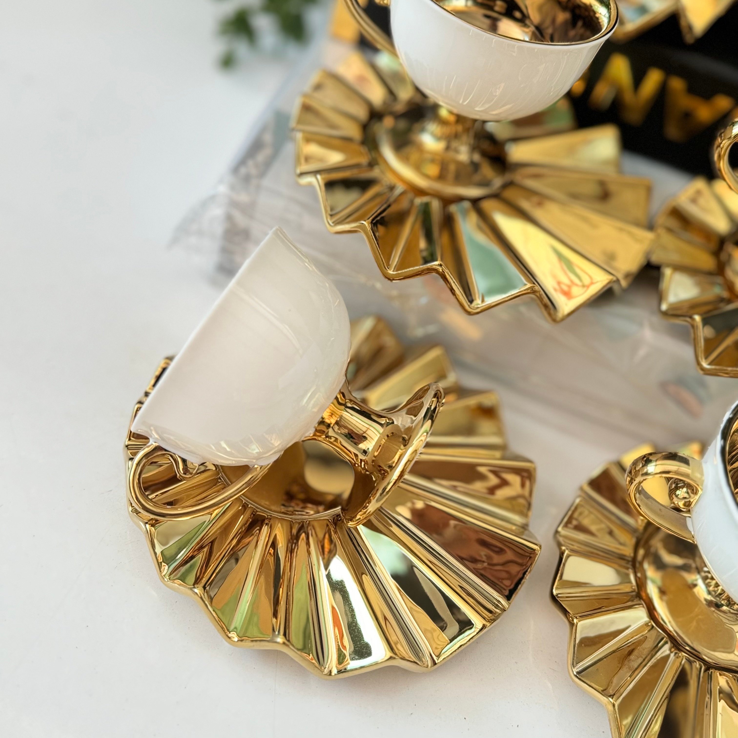 Yelpaze Gold Ayaklı Fincan Takımı