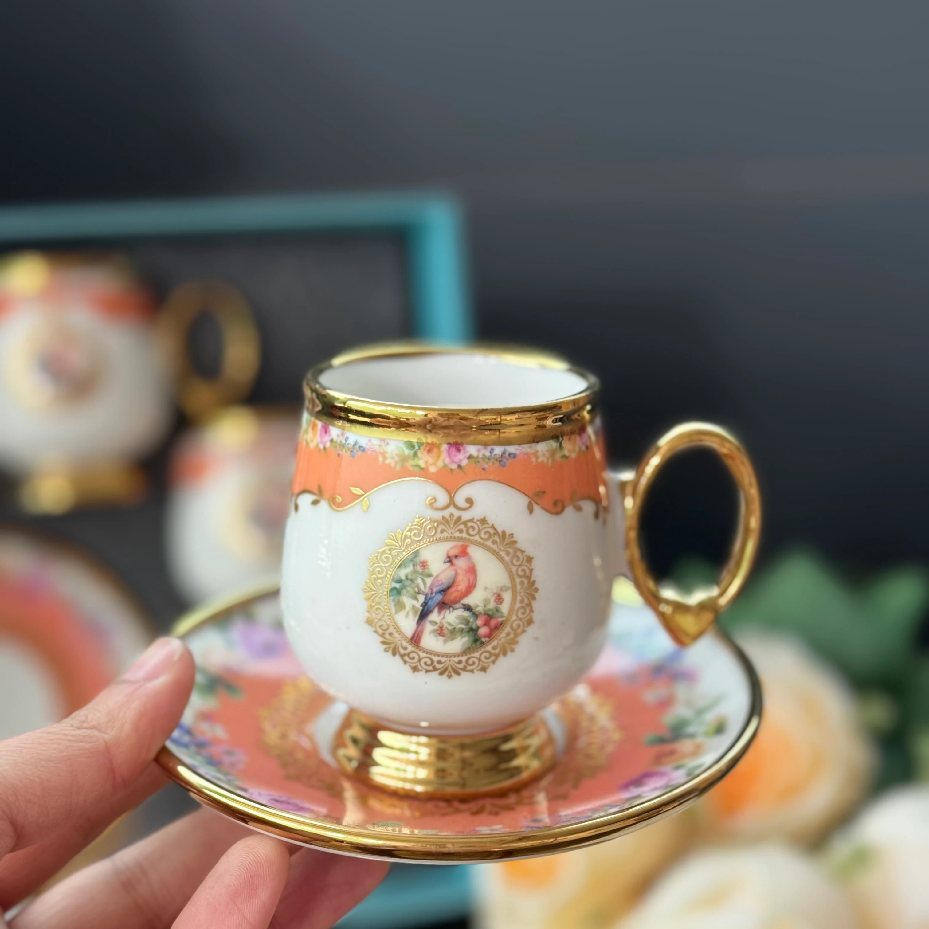 Somon Ayaklı Tasarım Harikası Fincan Takımı