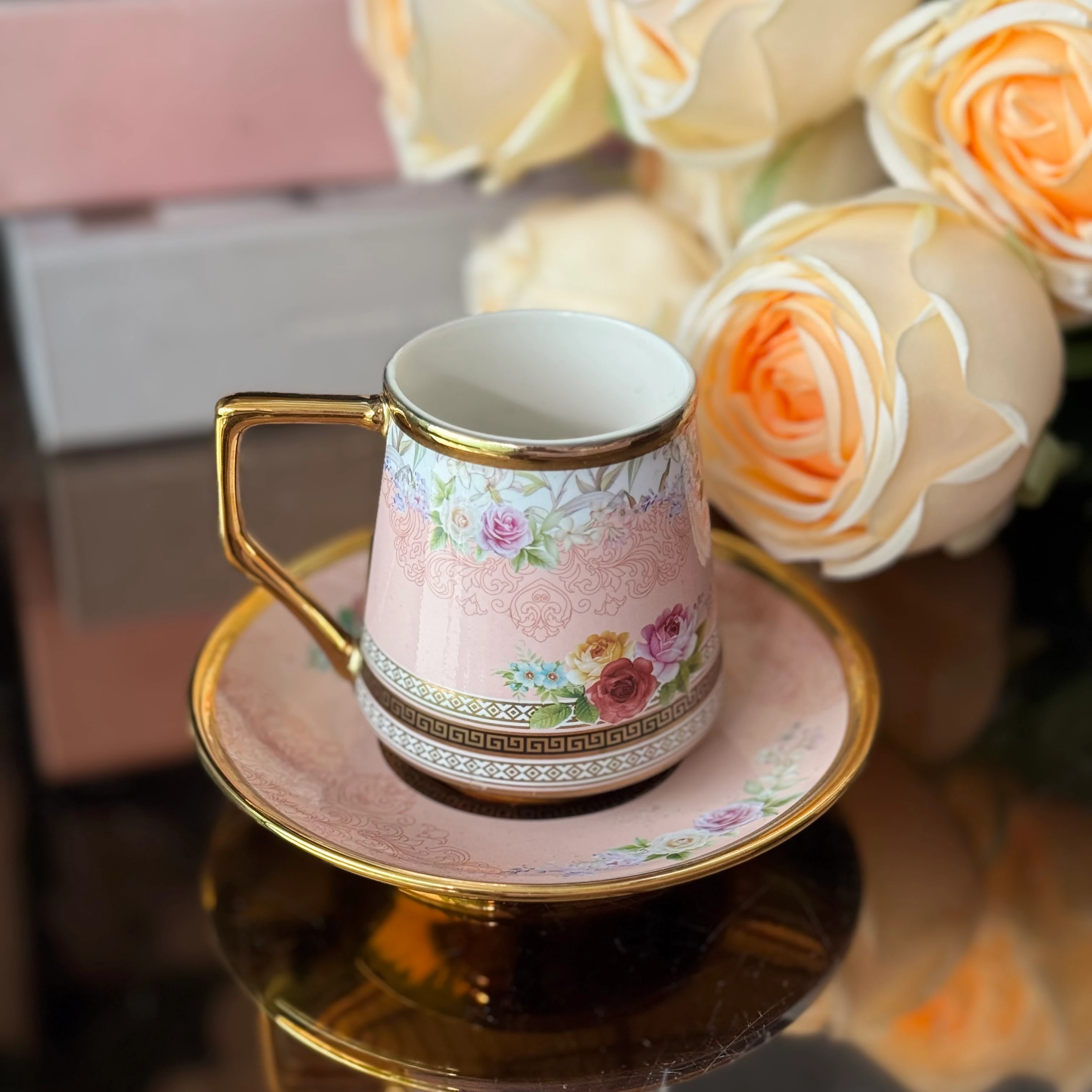 Toz Pembe Güller Fincan Takımı