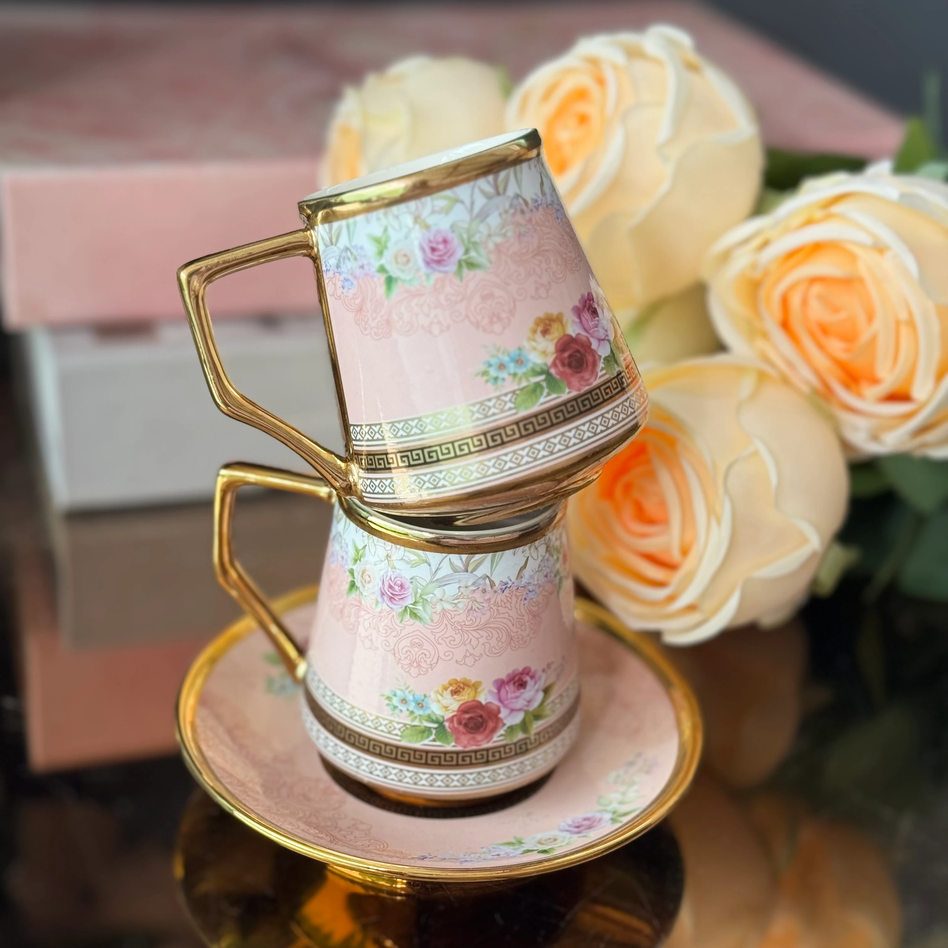 Toz Pembe Güller Fincan Takımı