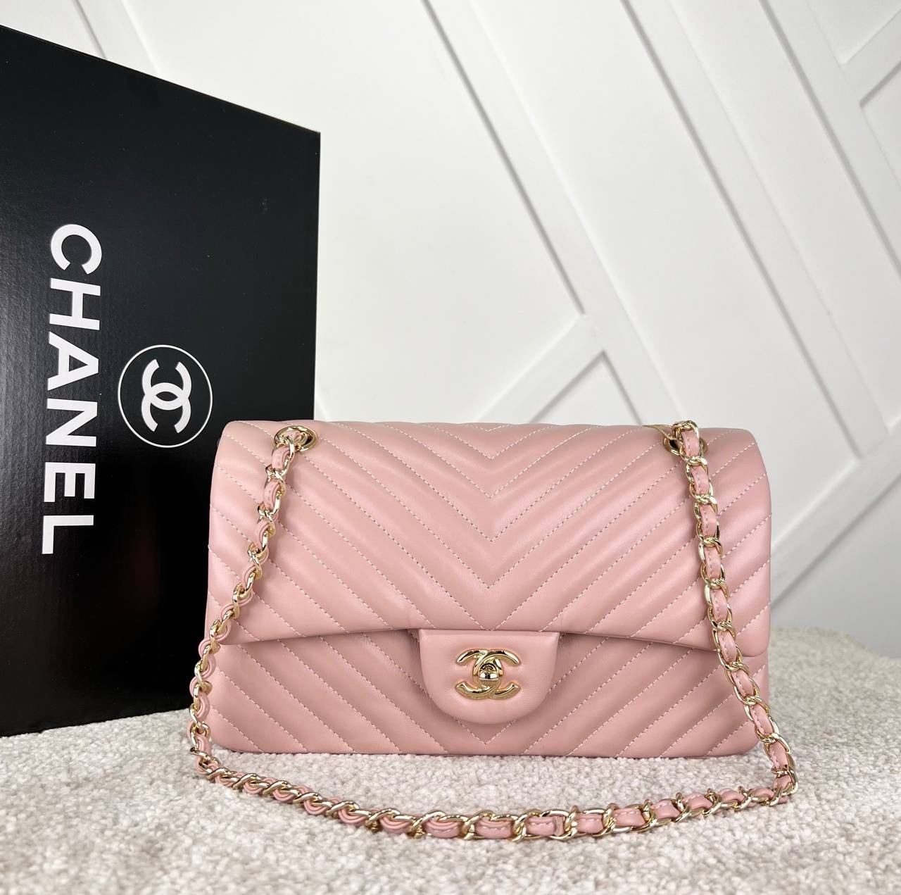 Picture of 2.55 Chevron Classic Flap Bag  - Pink