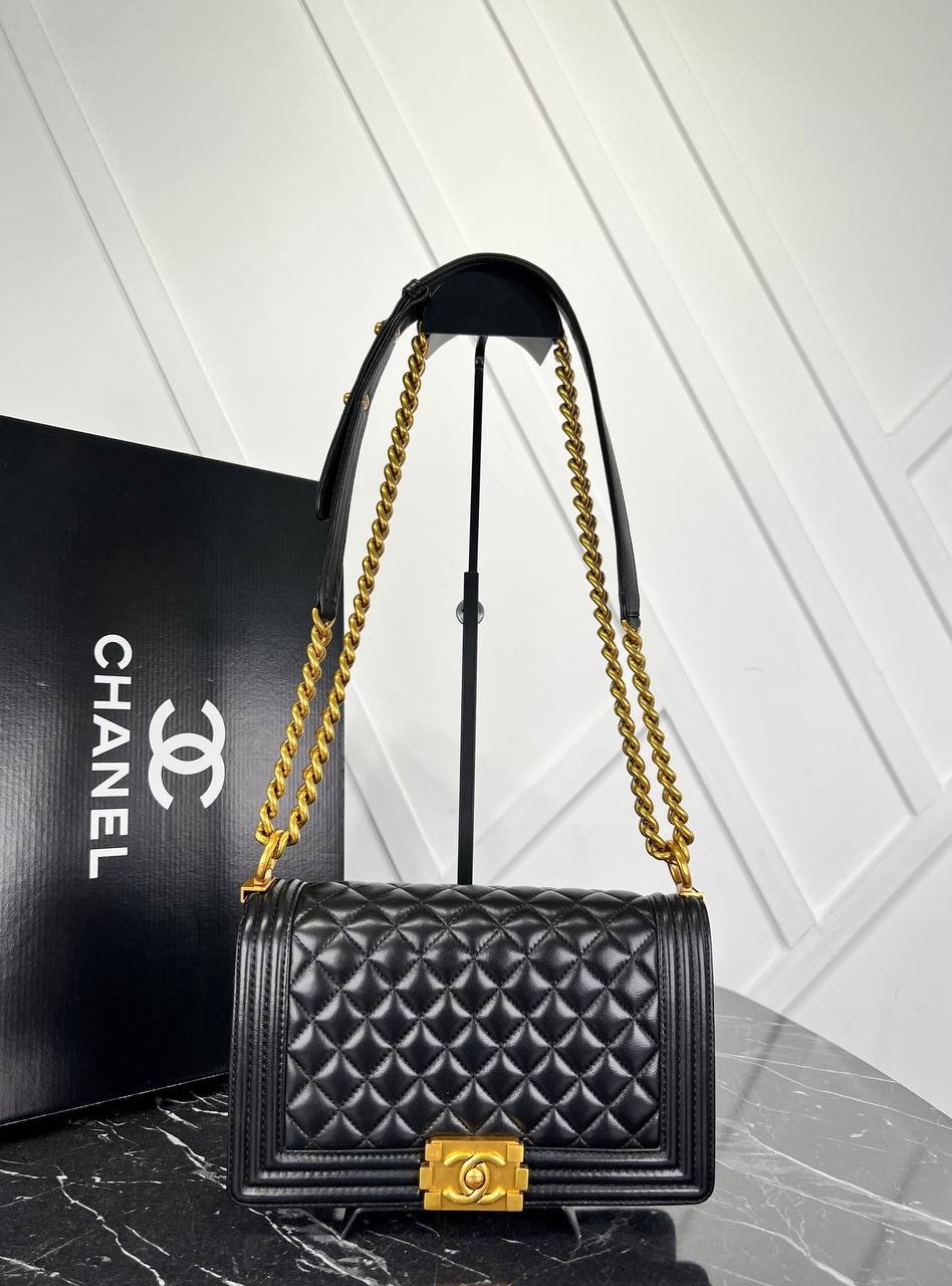 Picture of Black Quilted New Medium Bag - Black & Gold