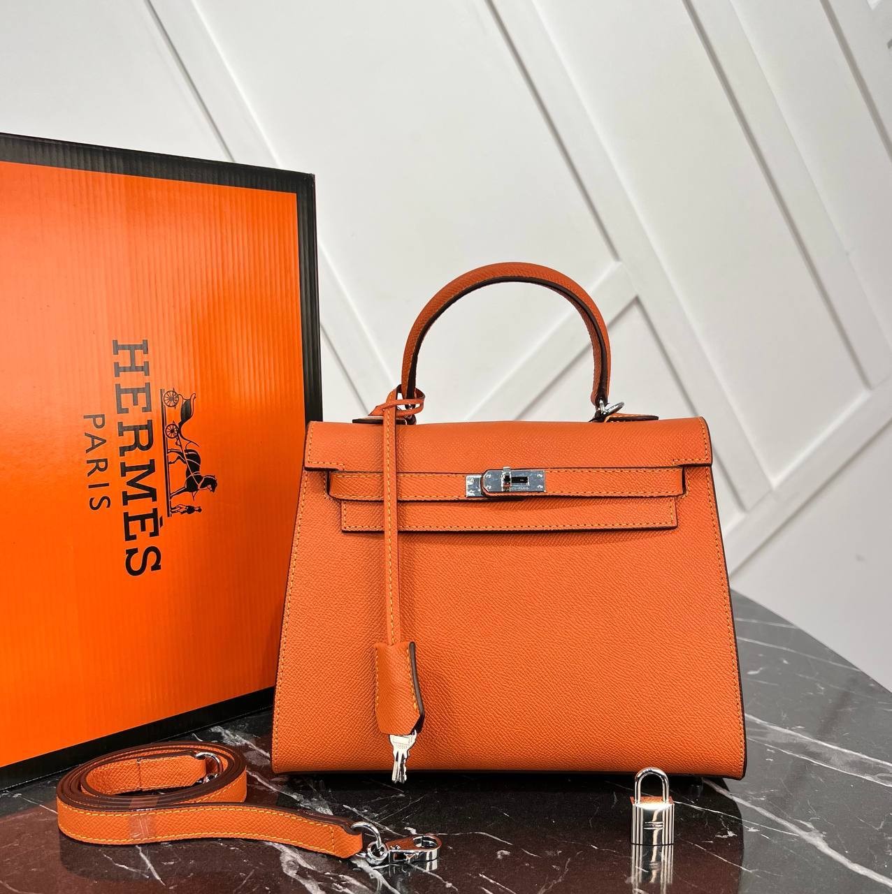 Picture of Kelly Bag 25  - Orange