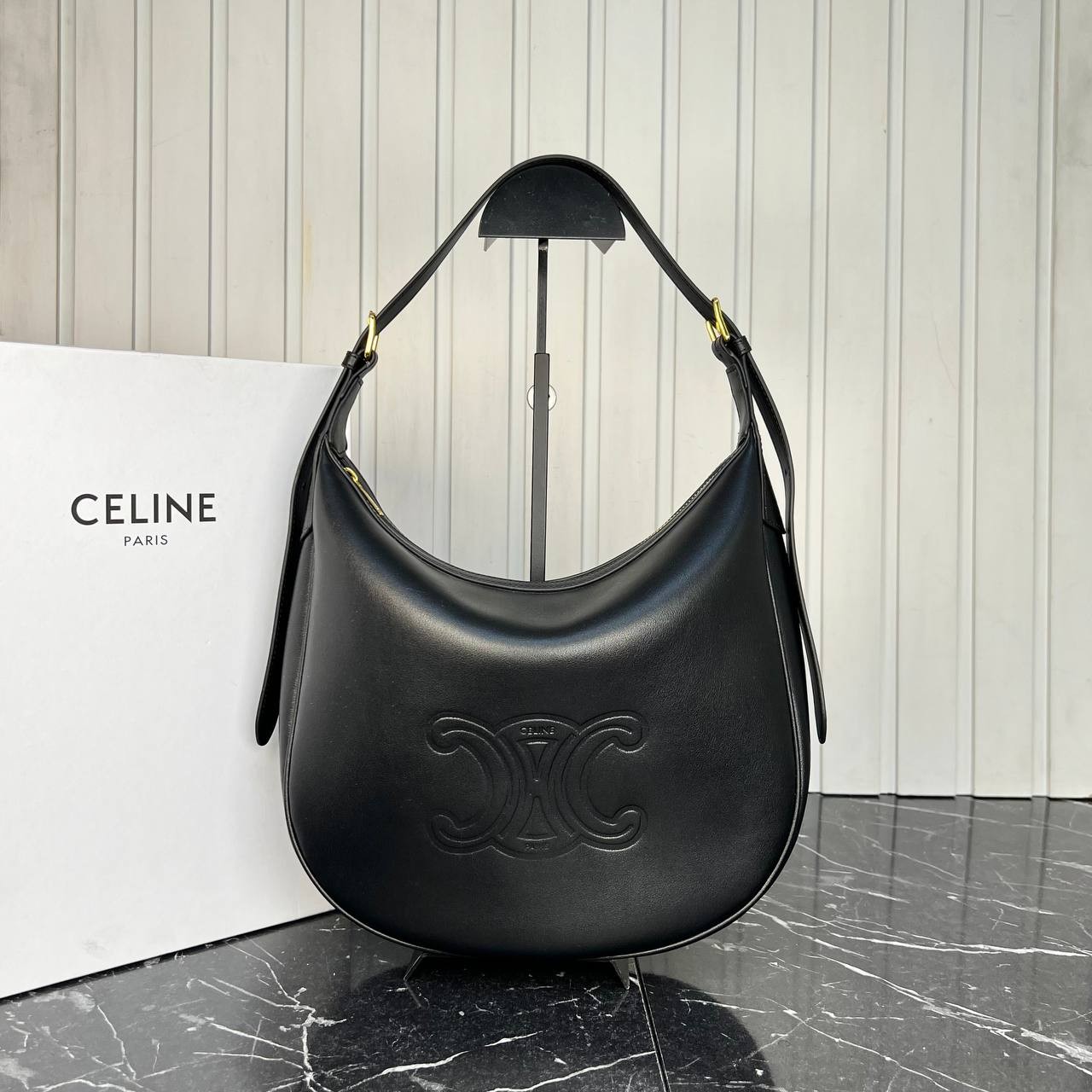 Picture of Cuir Triomphe Cross Bag - Black