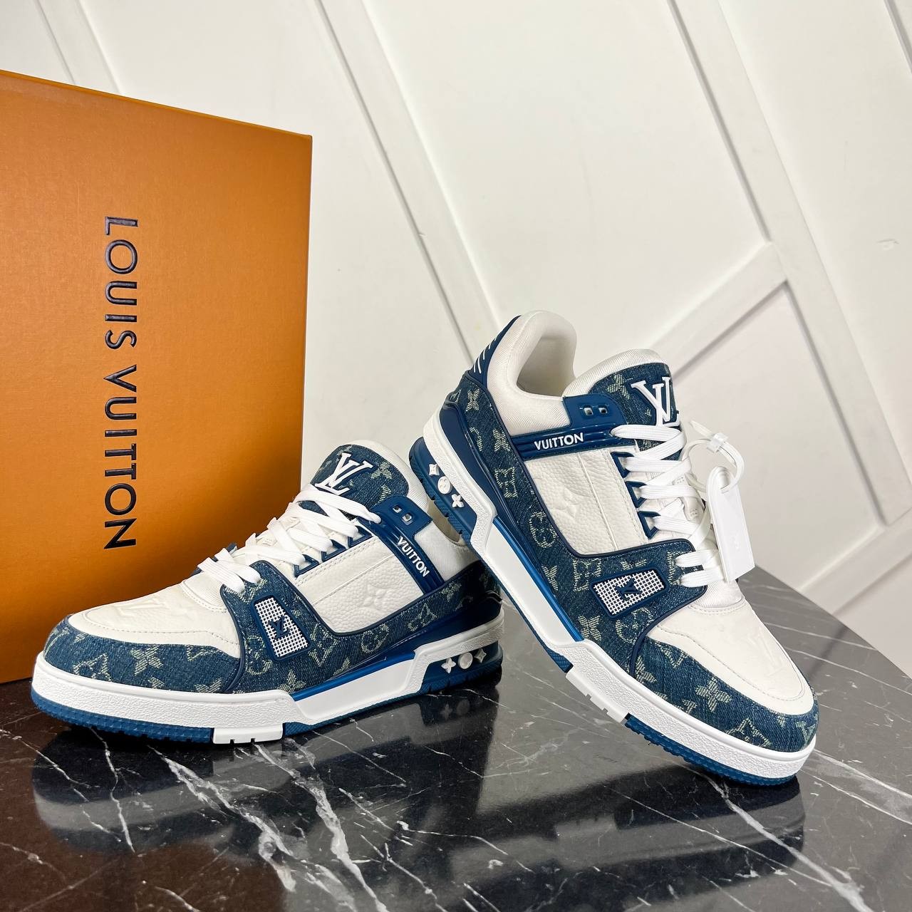 Picture of LV Trainer Sneaker