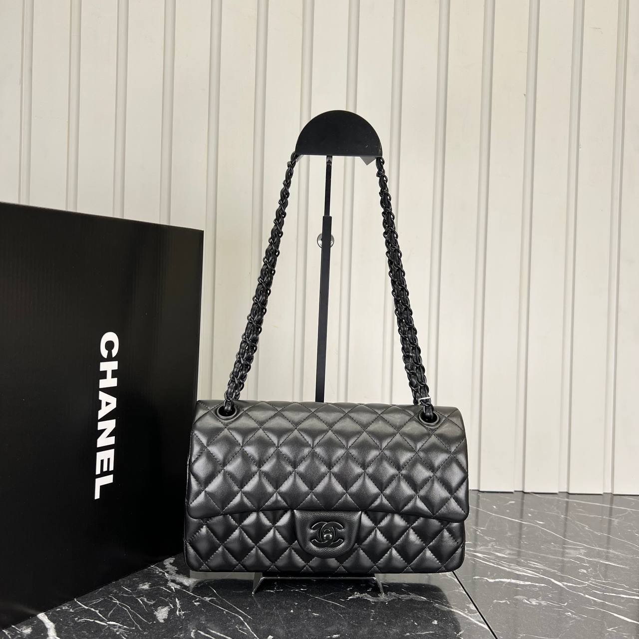 Picture of 2.55 Cappitone Classic Flap Bag  - Black Hardware