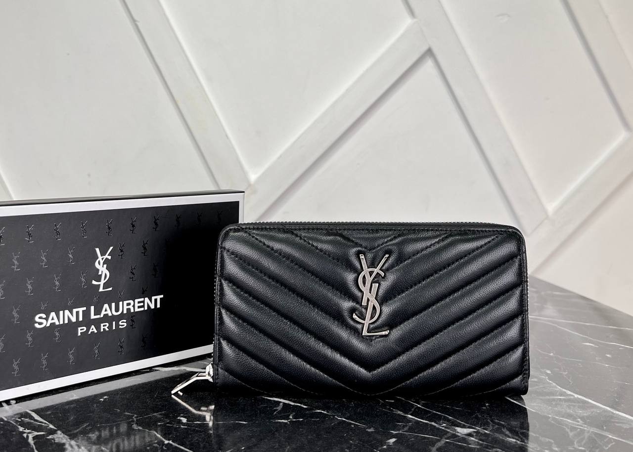 Leather Wallet  - Silver Hardware的图片