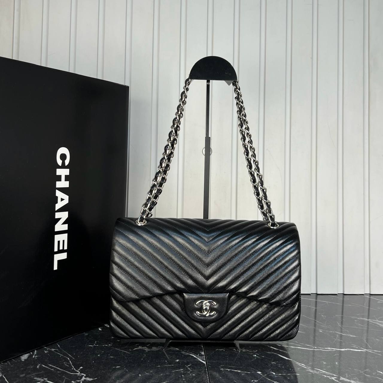 Picture of 3.55 Classic Chevron Double Flap Bag - Caviar Leather - Silver Hardware