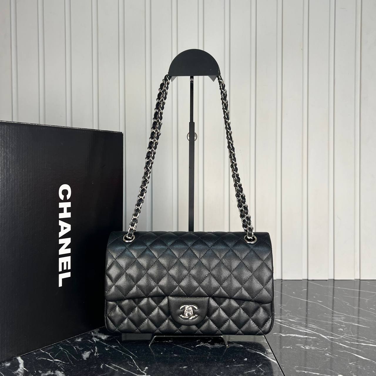 Picture of 2.55 Cappitone Classic Flap Bag  - Caviar Leather - Silver Hardware