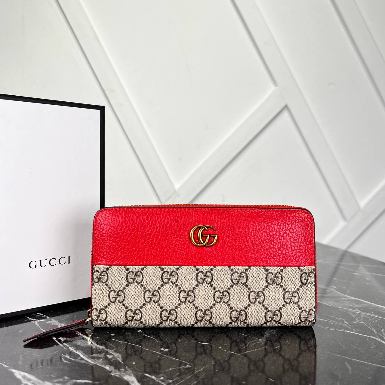 Picture of GG Marmont Wallet - Red