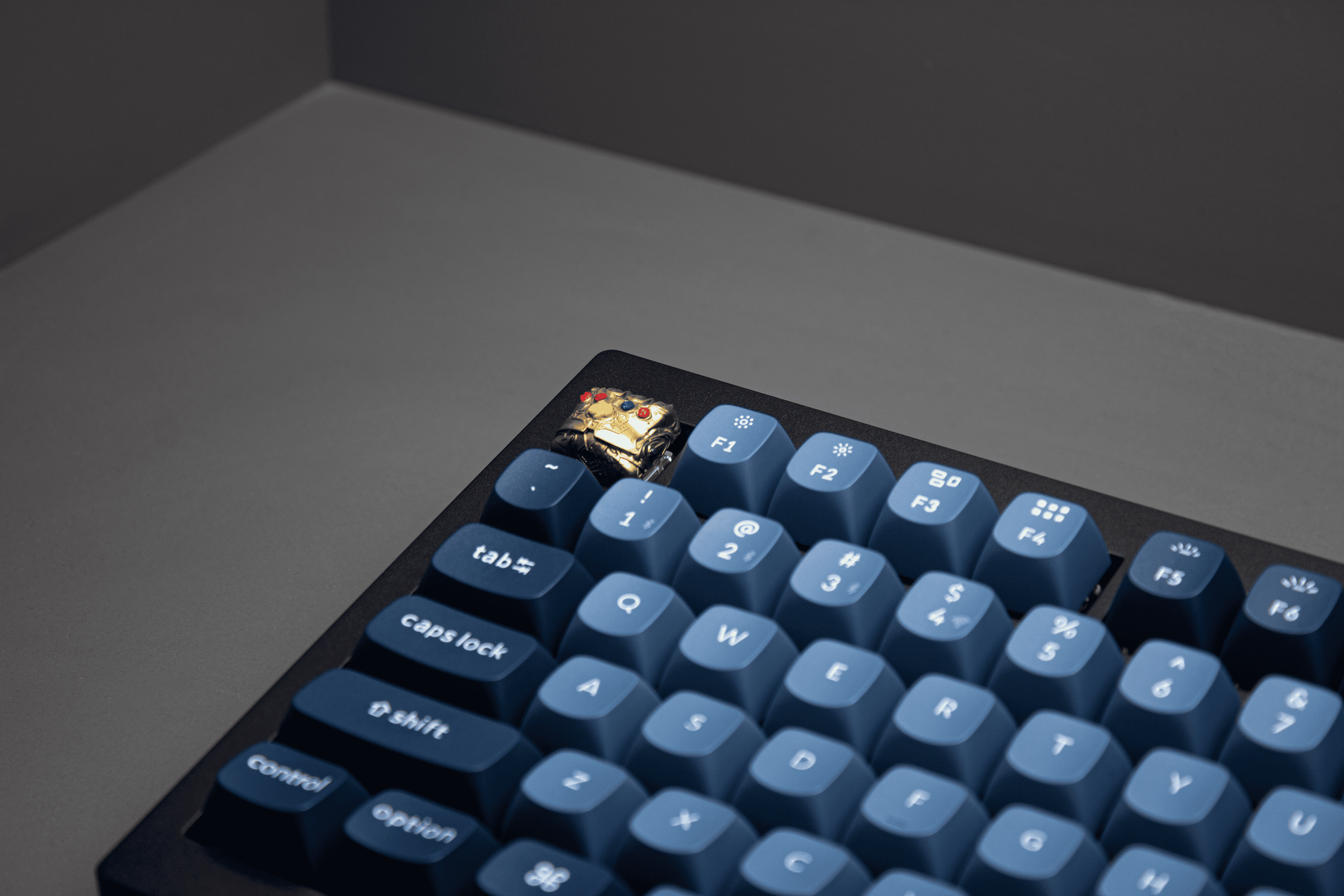 Thanos Eldiven Keycap