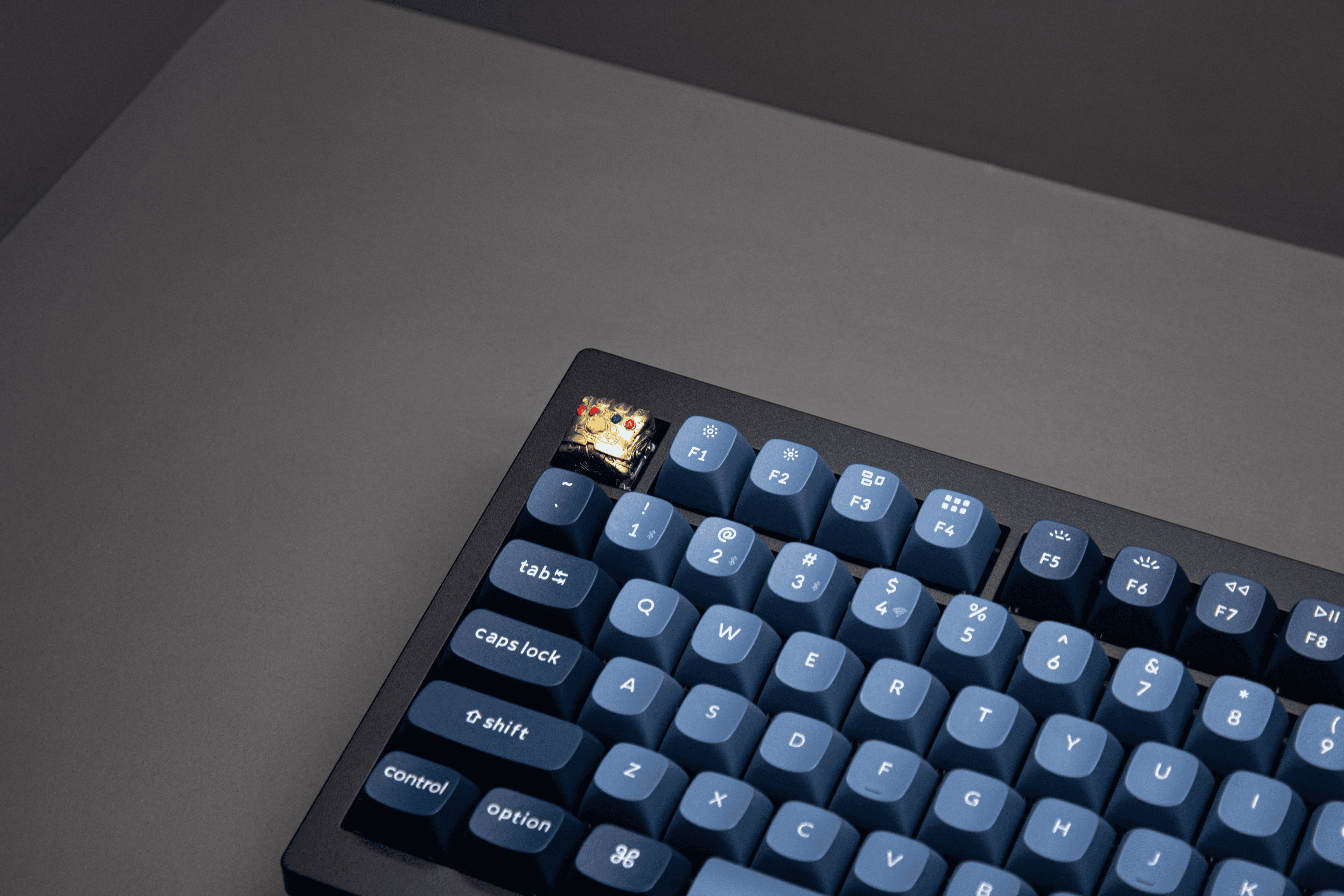 Thanos Eldiven Keycap