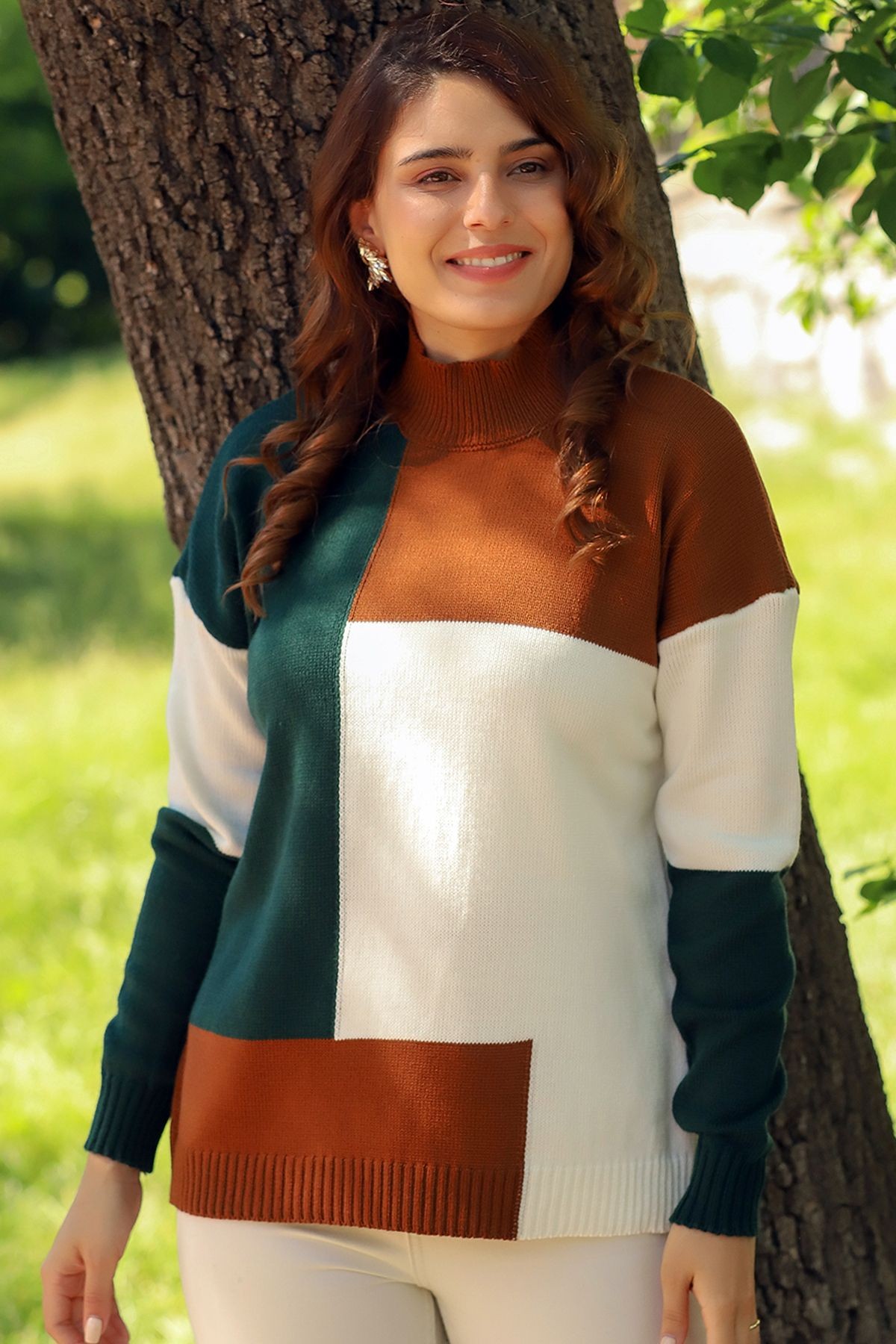 Yarım Balıkçı Dik Yaka Renk Bloklu İntersia Örgü Uzun Kollu Eteği Lastikli Mevsimlik Triko Kazak