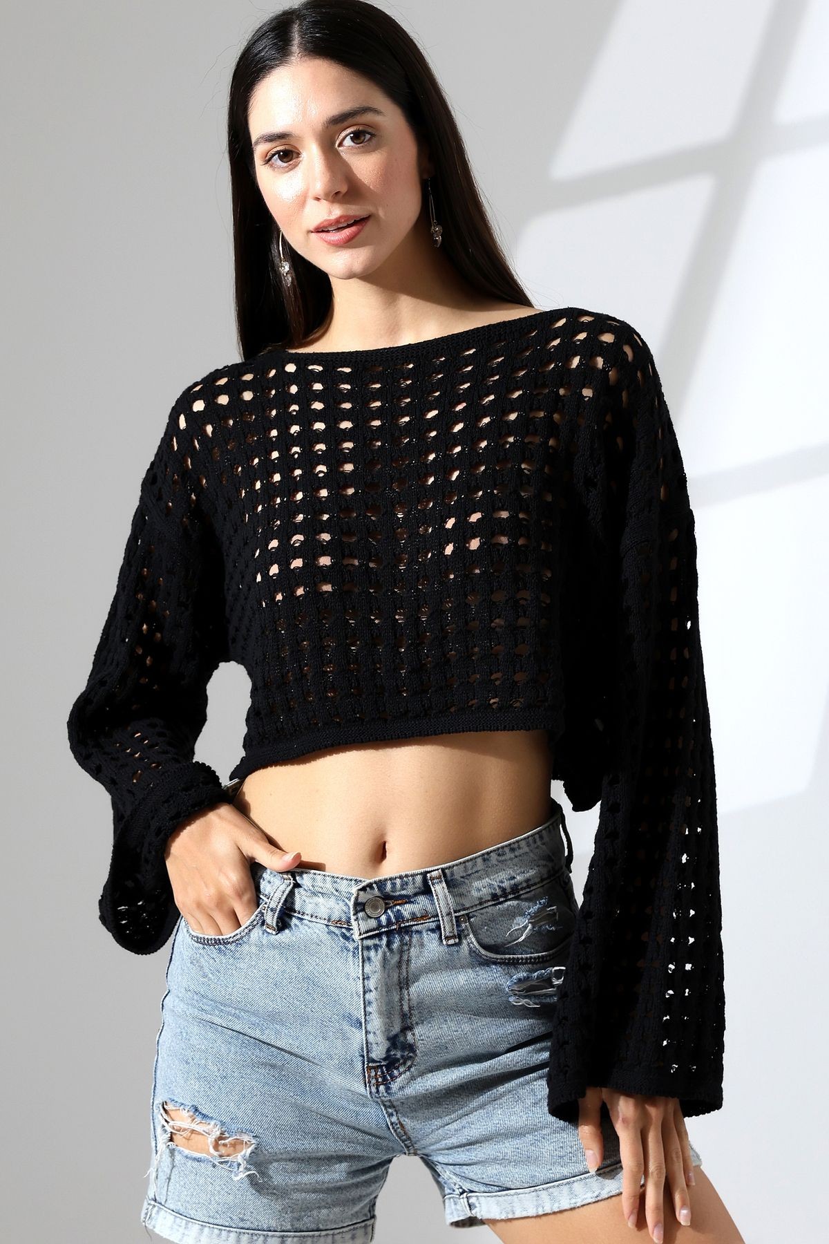 Yuvarlak Bisiklet Yaka Uzun Kollu Ajurlu Delikli Yazlık Kısa Crop Triko Bluz