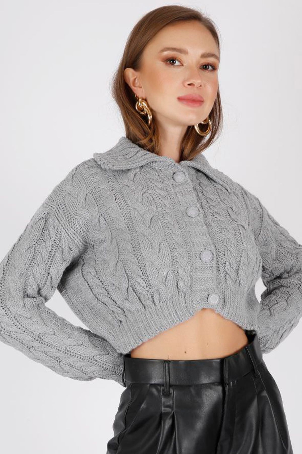Polo Yaka Uzun Kollu Saç Örgülü Dört Düğmeli Crop Kısa Triko Hırka