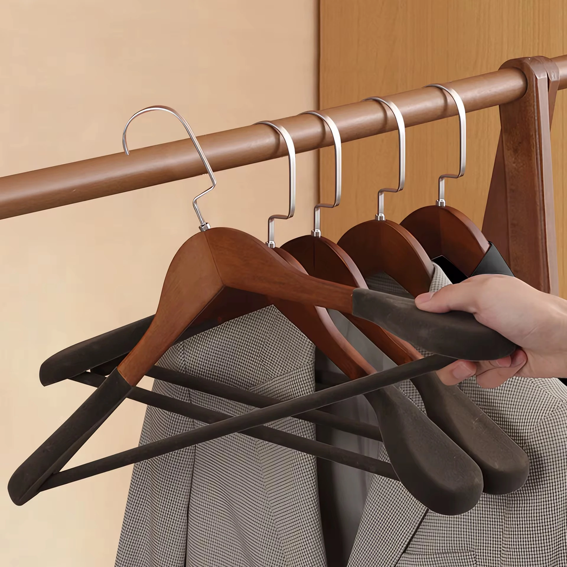 Ceviz  Ahşap Ceket Ve Palto Askısı Premium Özel Kadife Kaplama 