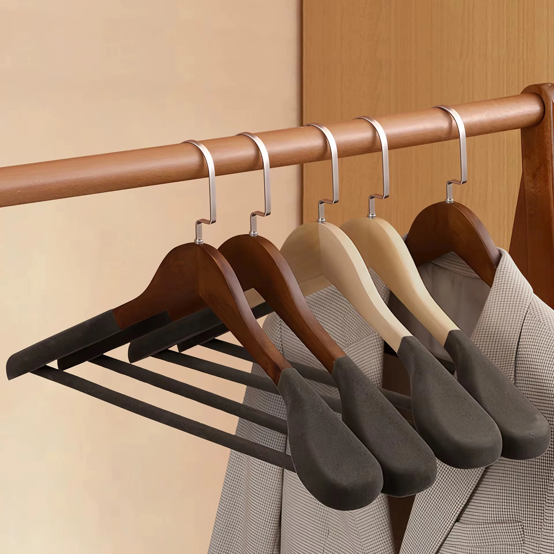 Ceviz  Ahşap Ceket Ve Palto Askısı Premium Özel Kadife Kaplama 