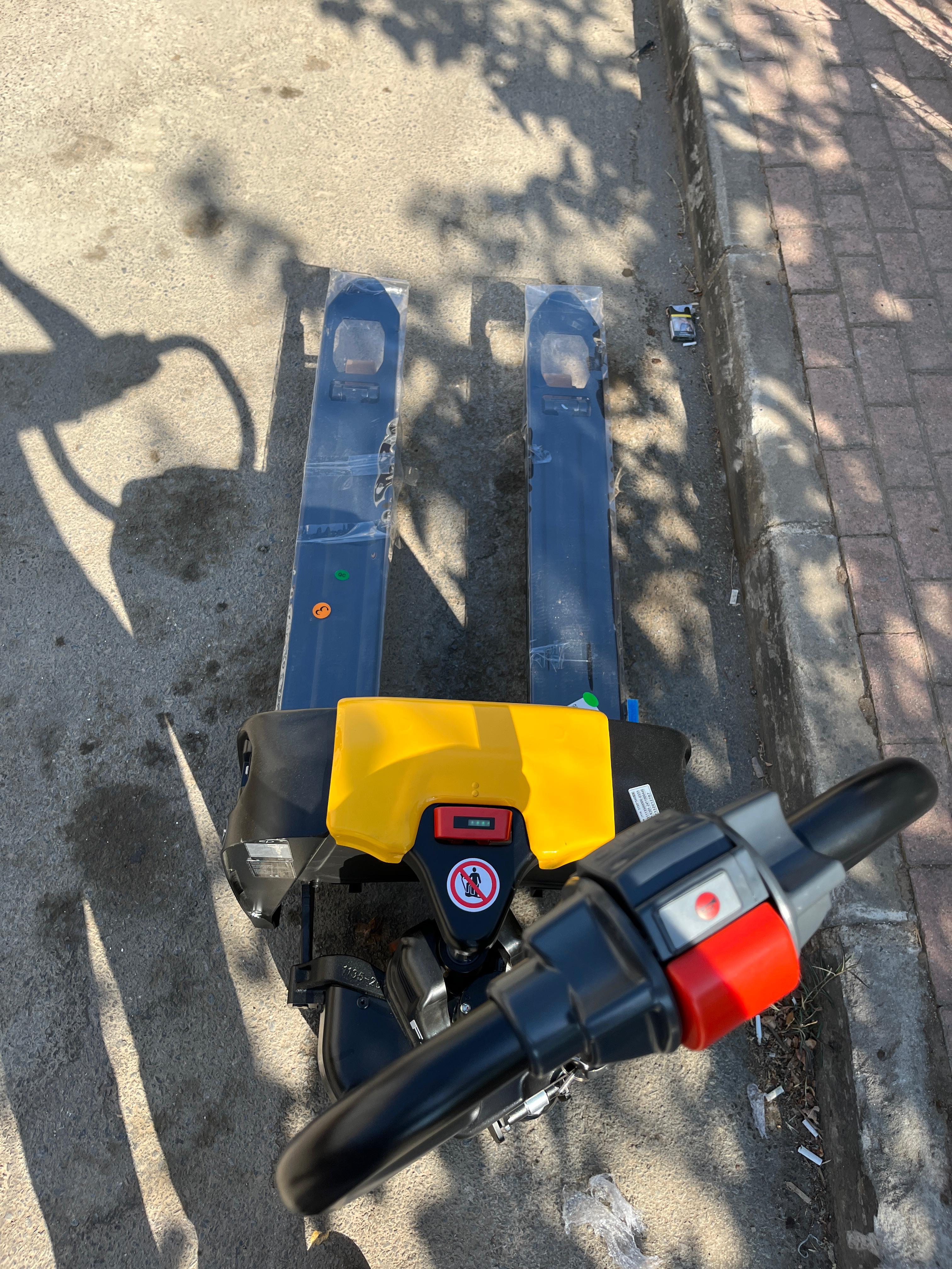 Lityum Akülü Transpalet 1500 Kg Ep F4 Model 