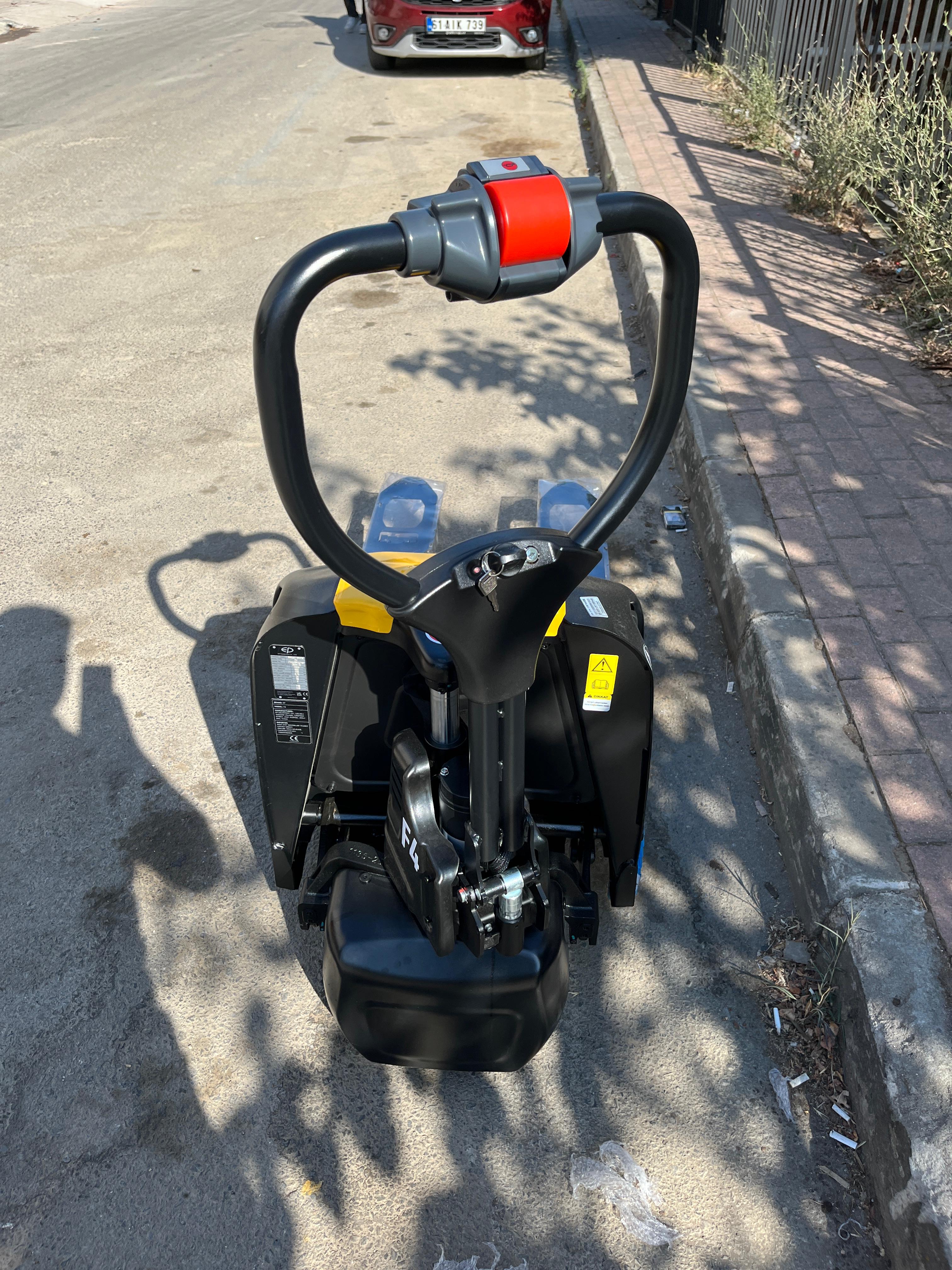 Lityum Akülü Transpalet 1500 Kg Ep F4 Model 