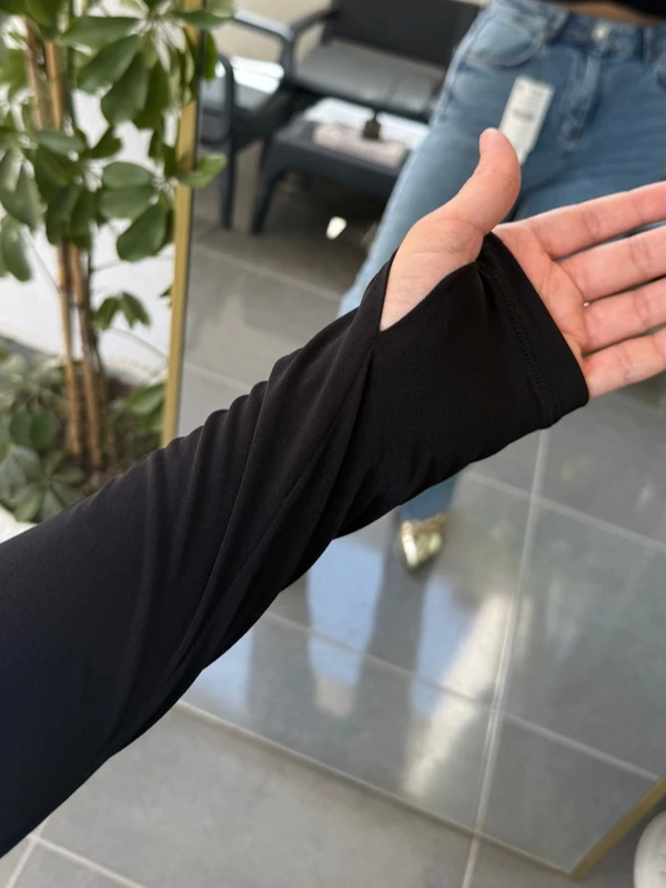 Siyah Tasarım Crop Bluz