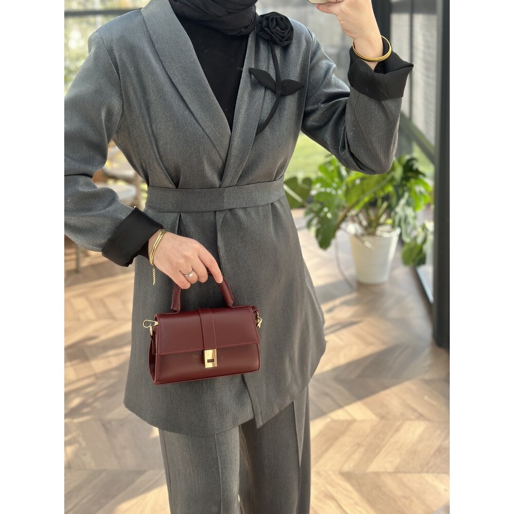 Gül detaylı ceket pantolon takım