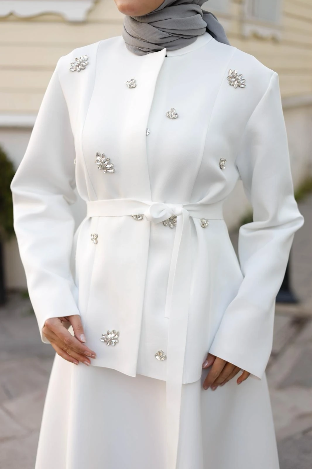 BEYAZ TAŞLI ETEK CEKET TAKIM