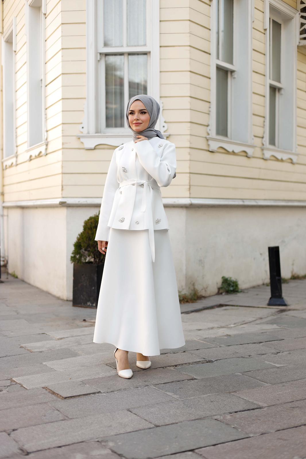 BEYAZ TAŞLI ETEK CEKET TAKIM