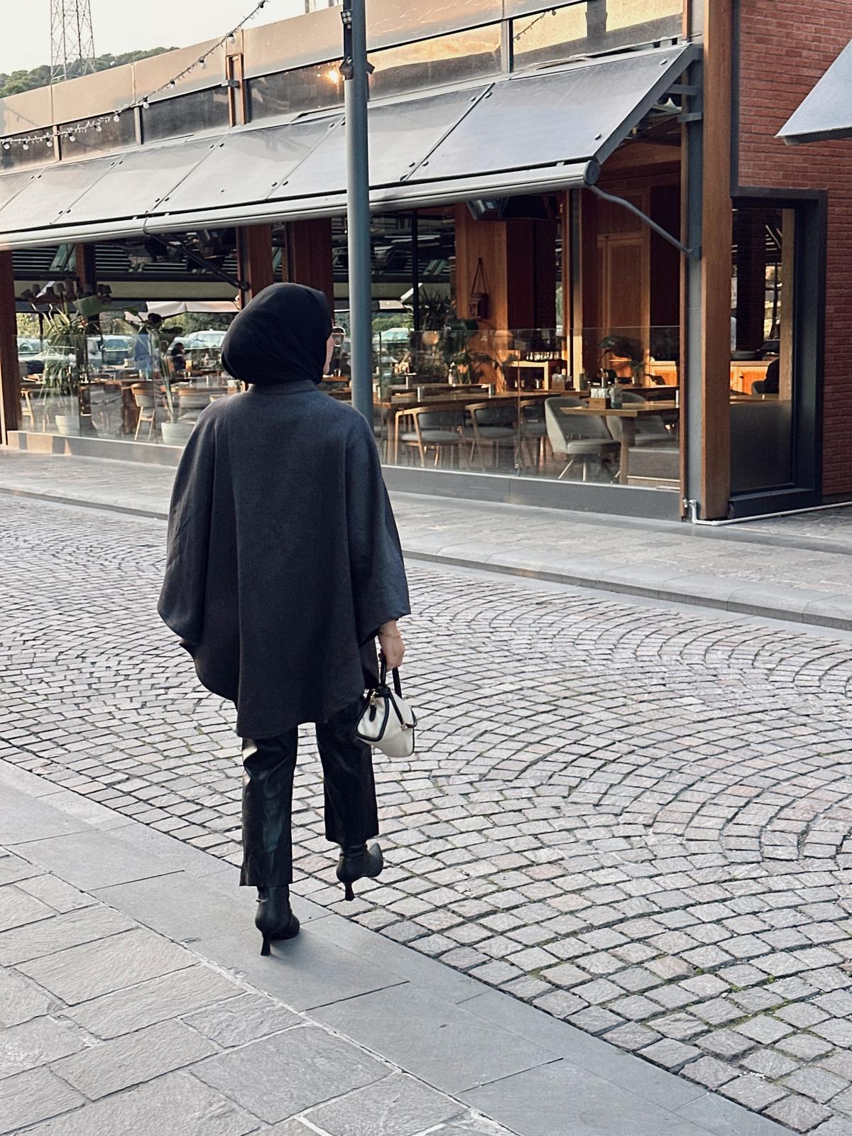 GRİ PANÇO PELERİN