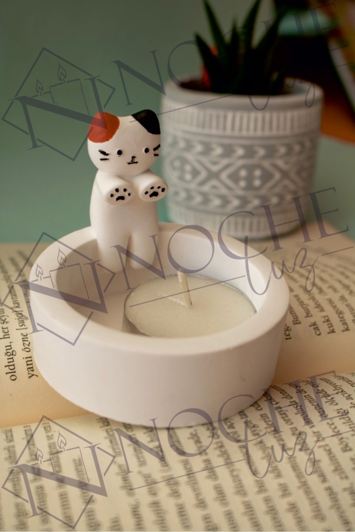 Üşüyen Kedi Tealight