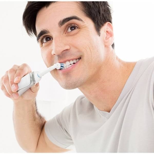 Oral-B D100 Vitality Sensi Ultra Thin Şarjlı Diş Fırçası