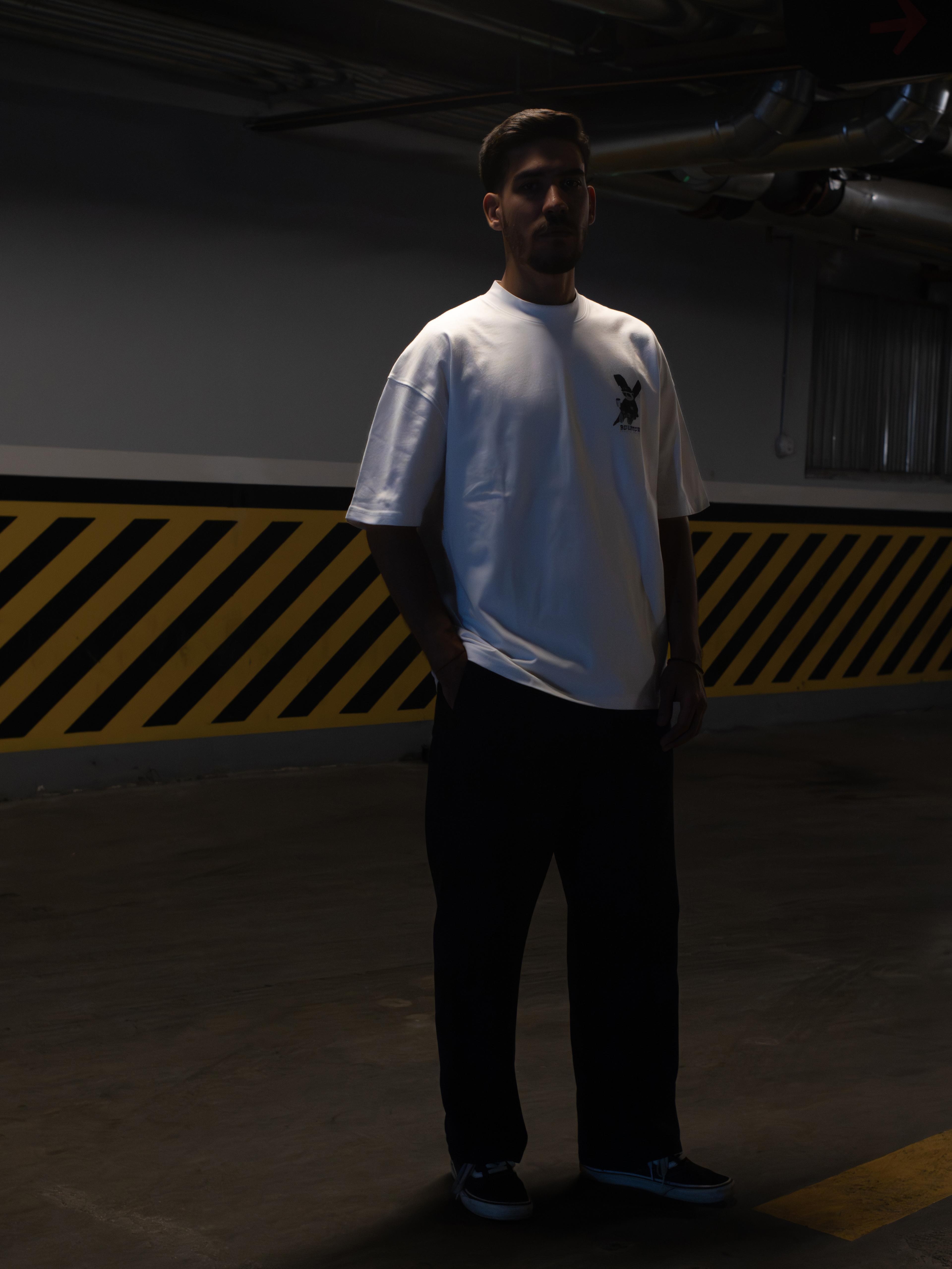 BACKYARD - WHITE BEAR OVERSIZE T-SHIRT