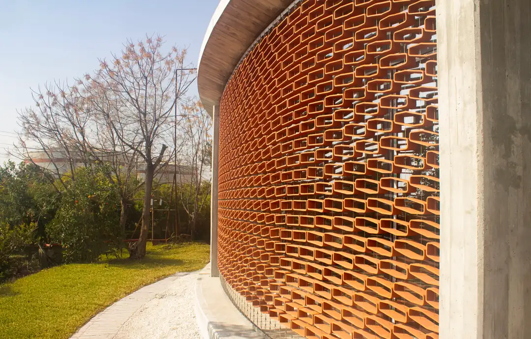 In Collaboration with ETMO