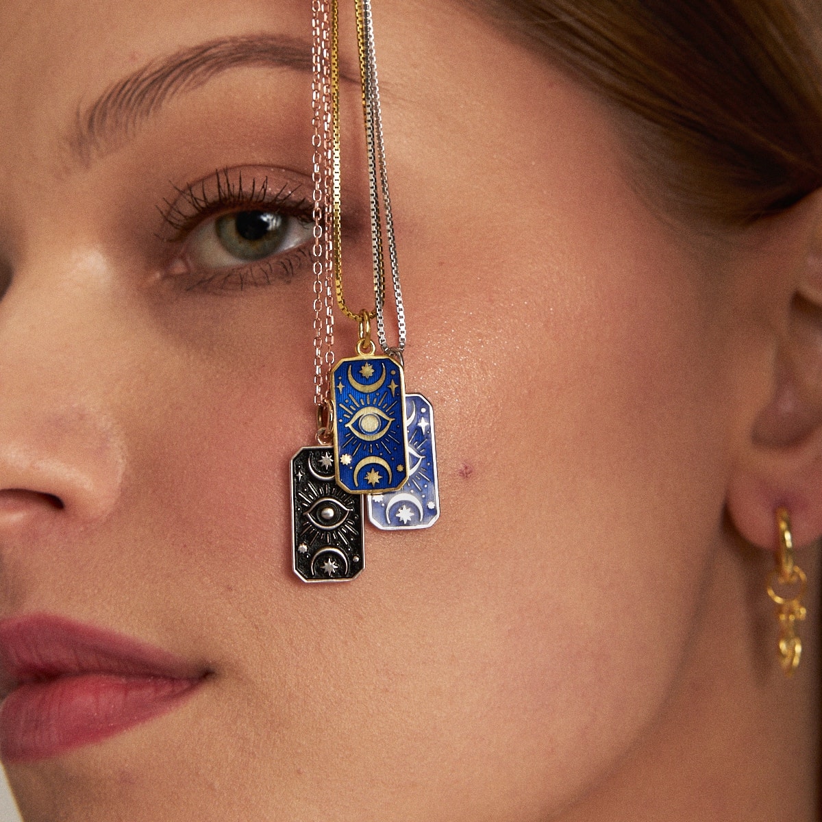 the kiss necklace • ultramarine edition