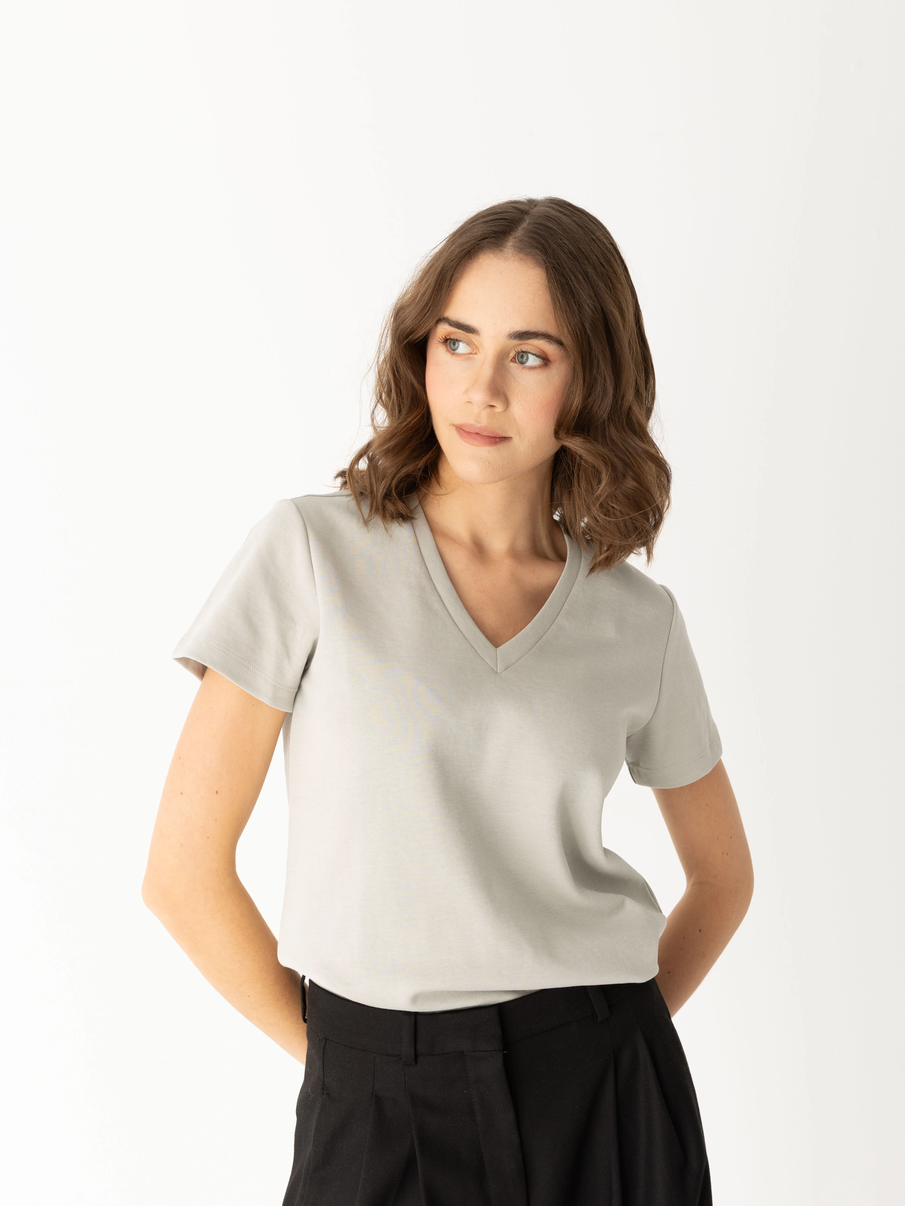 V Necked Timeless Basic T-shirt - Gri