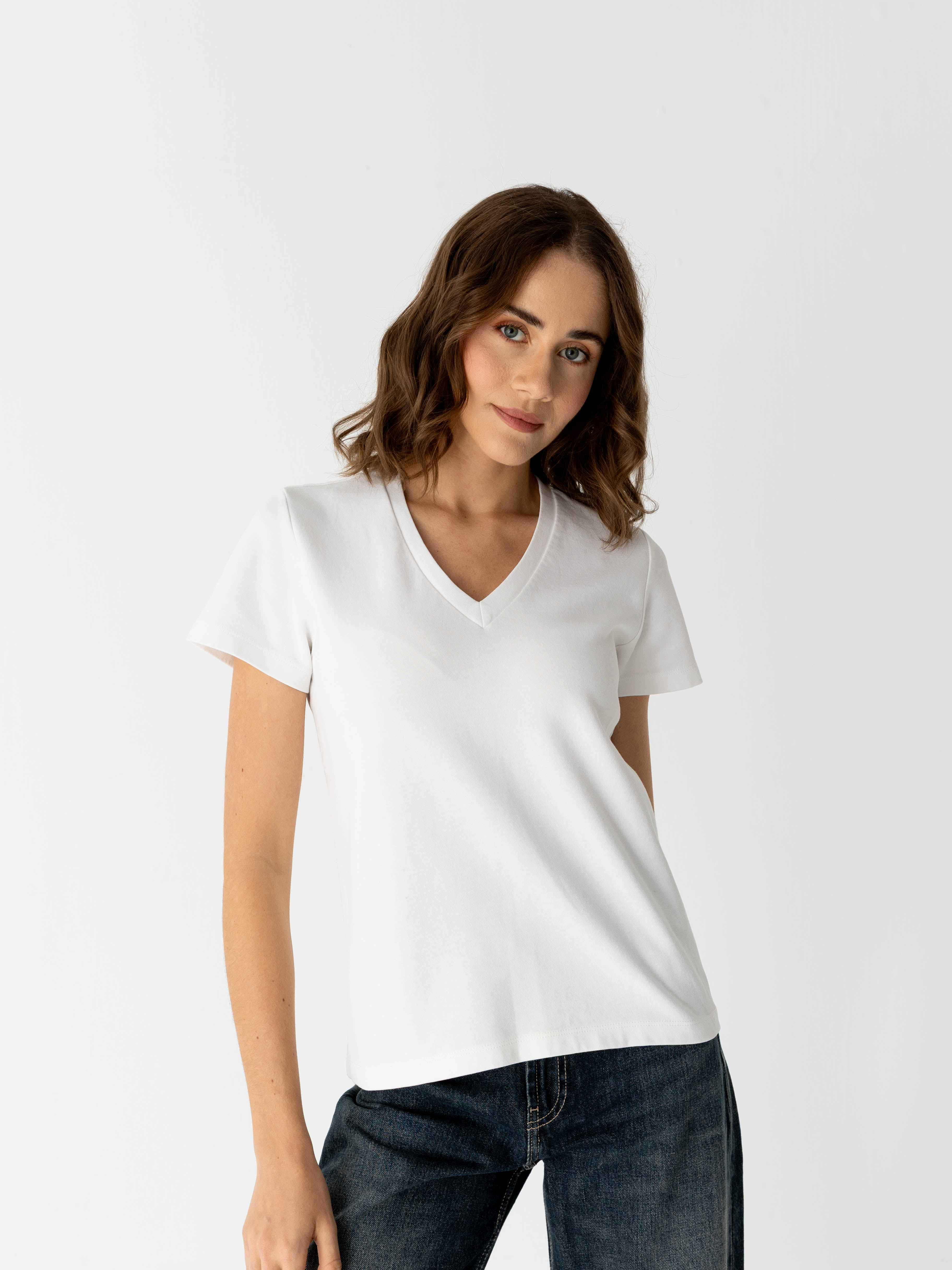 V Necked Timeless Basic T-shirt - Beyaz