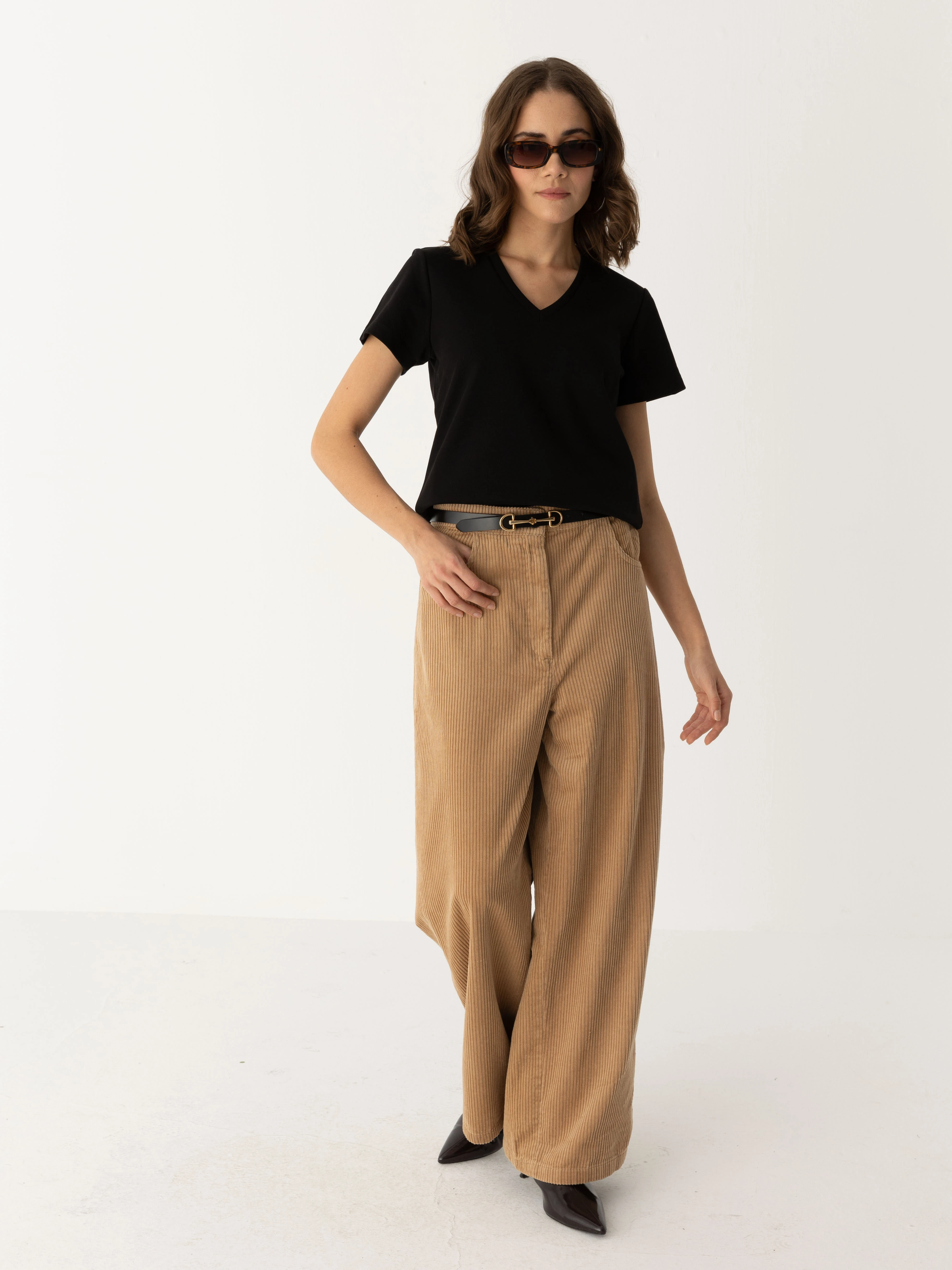 V Necked Timeless Basic T-shirt - Siyah