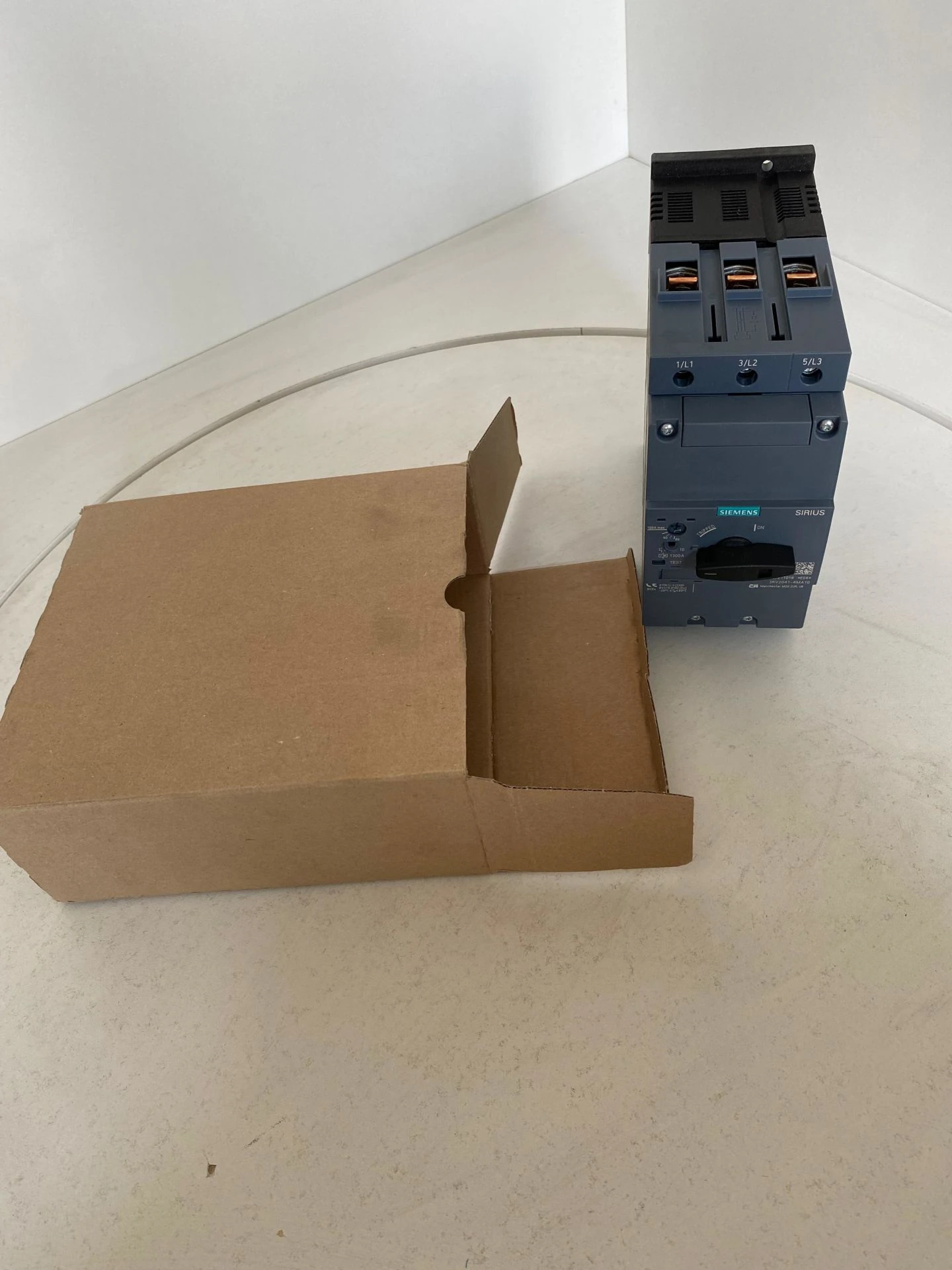 3RV2041-4MA10-Circuit breaker size S3 for motor protection, CLASS 10 A-release 80...100 A N-release 1300 A screw terminal Standard switching capacity