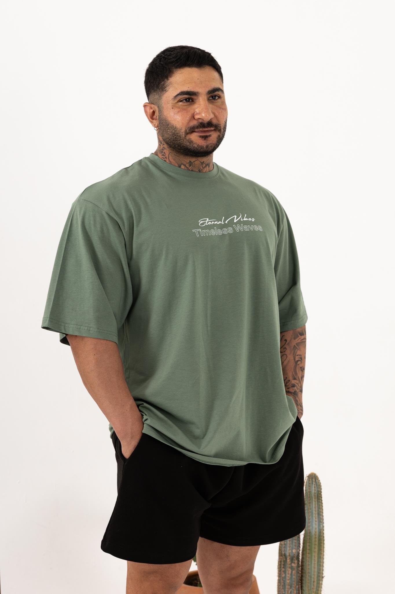 Timeless Waves Yeşil Oversize T-Shirt – Erkek Günlük Stil %100 Pamuk