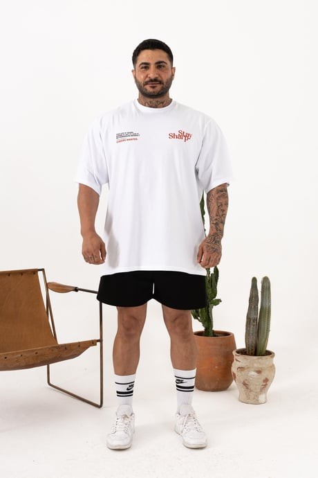 Stay Sharp Oversize Beyaz T-Shirt – Erkek Günlük ve Spor Giyim