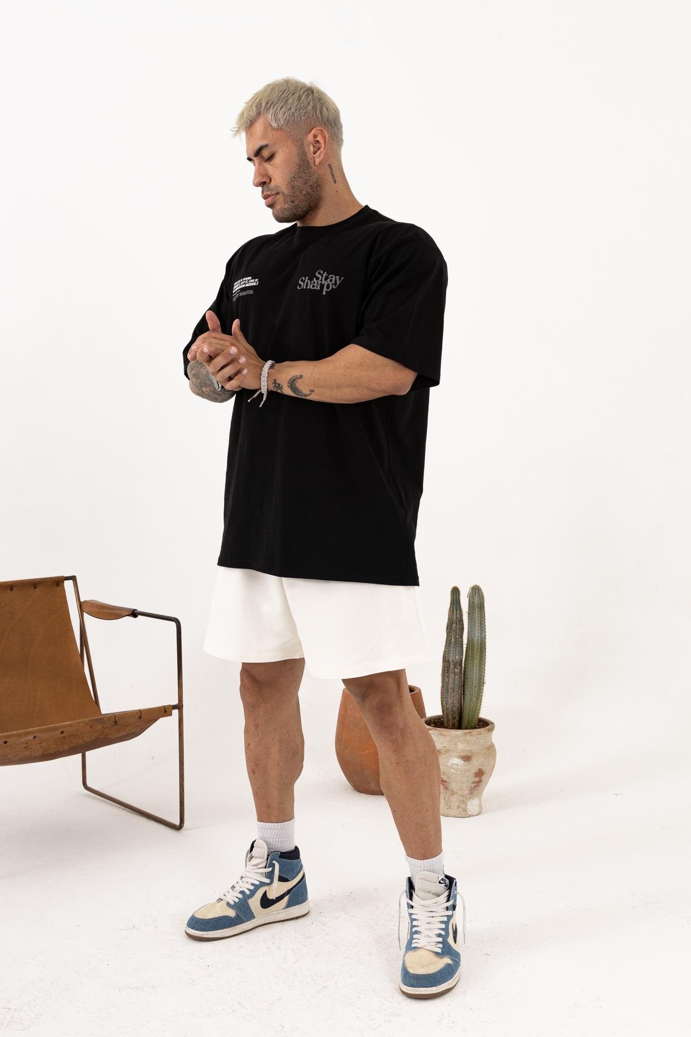 Stay Sharp Oversize Siyah T-Shirt – Erkek Günlük Spor Tarz