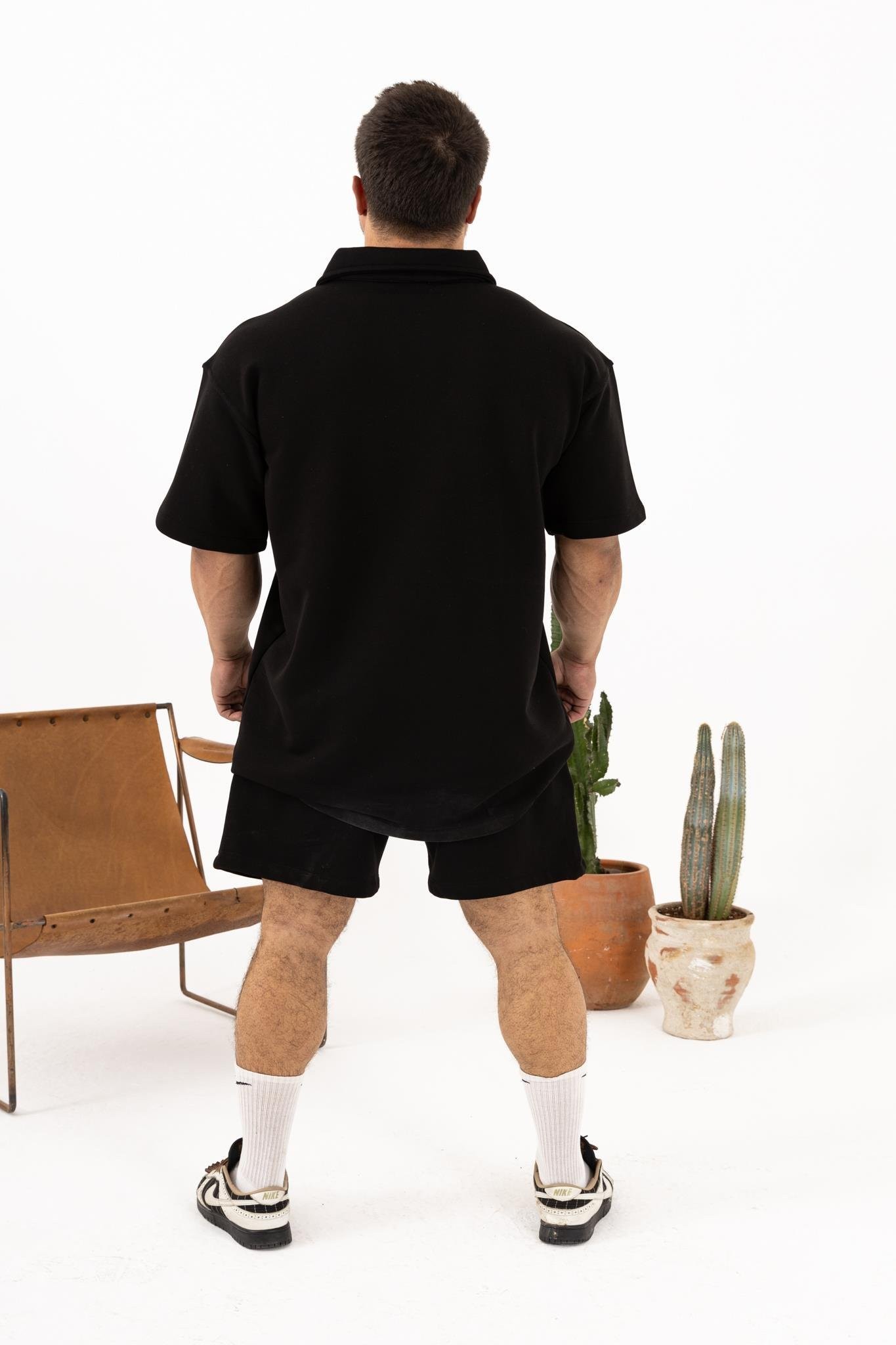 Erkek Siyah Polo Yaka Oversize T-Shirt – Modern ve Şık %100 Pamuk
