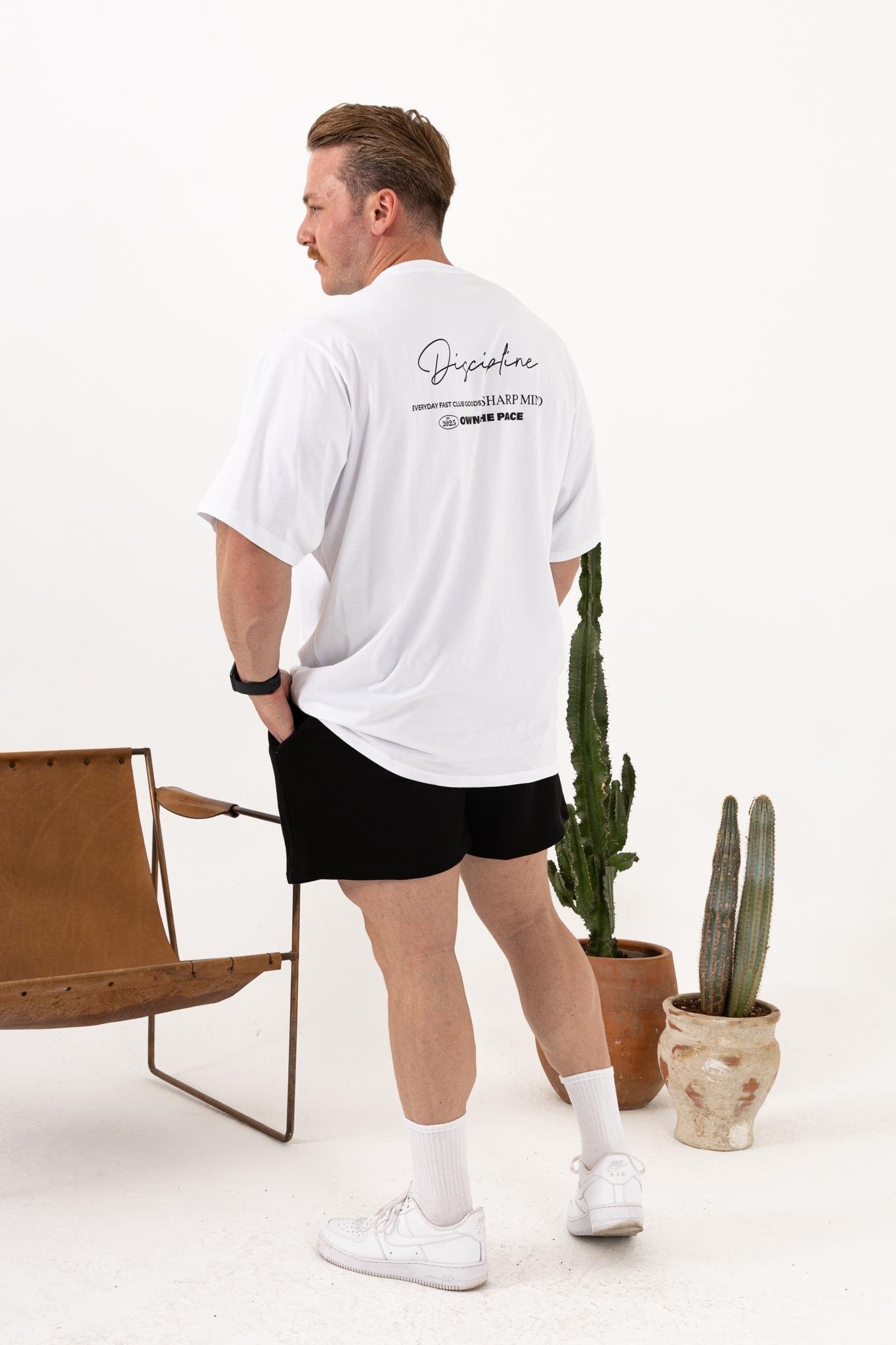 Oversize Beyaz T-Shirt – Erkek Günlük Spor Stil (Discipline Baskılı)