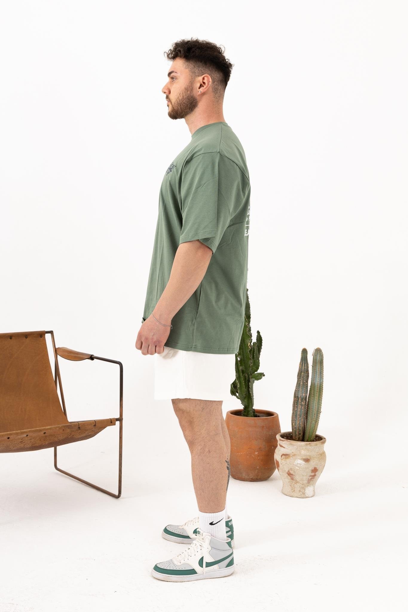 Stay Sharp Oversize Yeşil T-Shirt – Erkek Günlük Stil %100 Pamuk